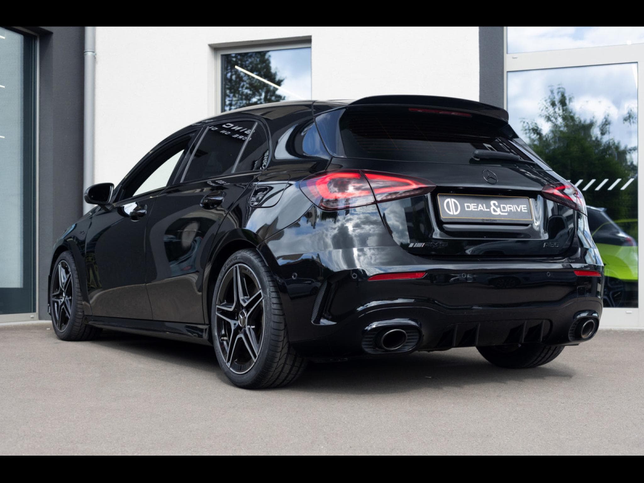 Mercedes A 35 AMG 4M+°KOSMOS BLACK (2021) - Photo 3