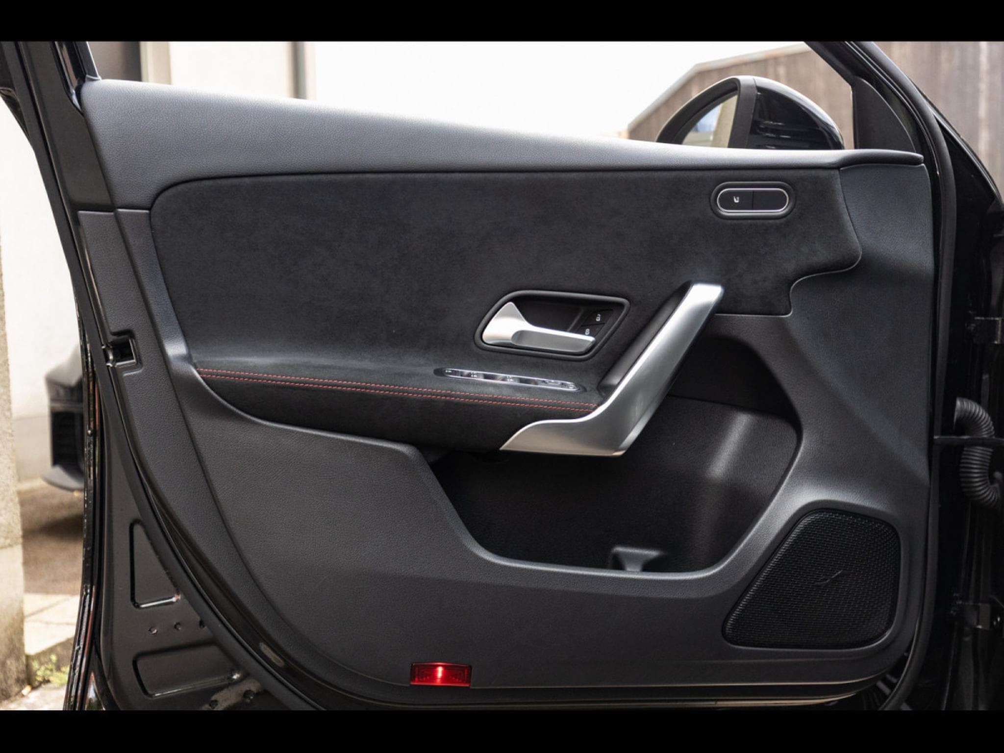 Mercedes A 35 AMG 4M+°KOSMOS BLACK (2021) - Photo 9