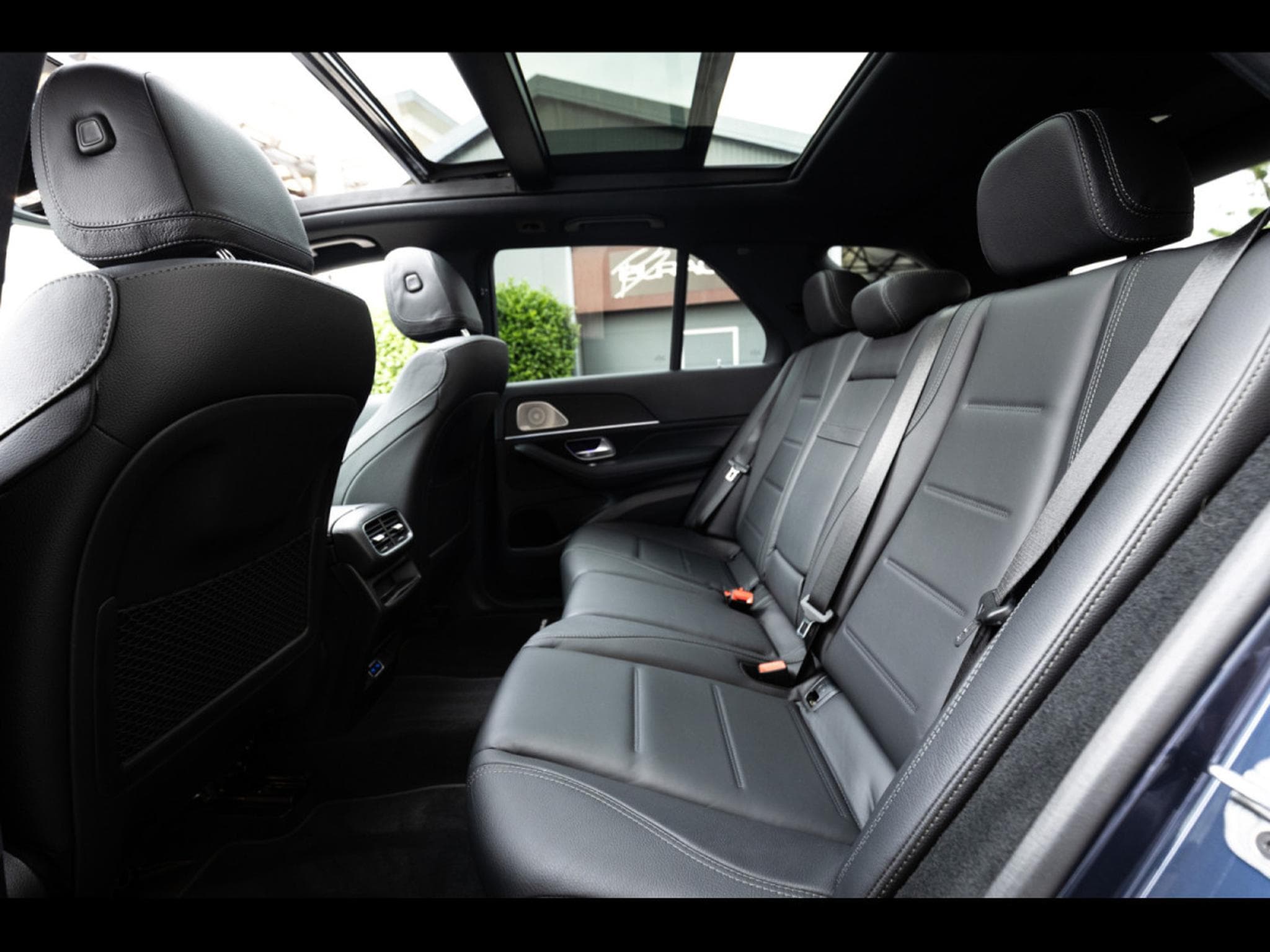 Mercedes GLE 400 e 4MATIC AMG LINE (381 CH) – PACK NIGHT (2024) - Photo 13