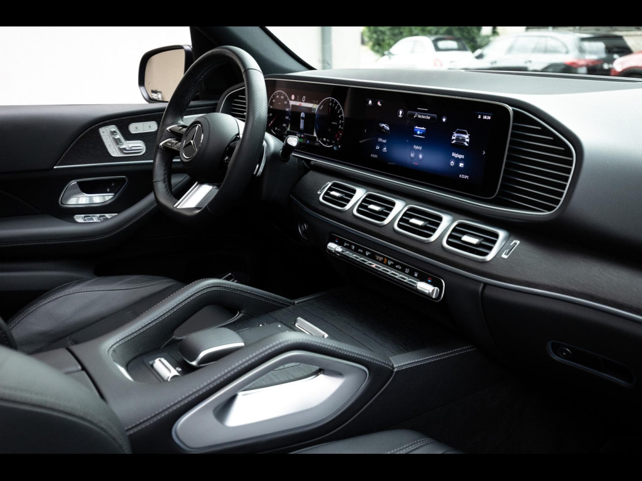 Mercedes GLE 400 e 4MATIC AMG LINE (381 CH) – PACK NIGHT (2024) - Photo 17