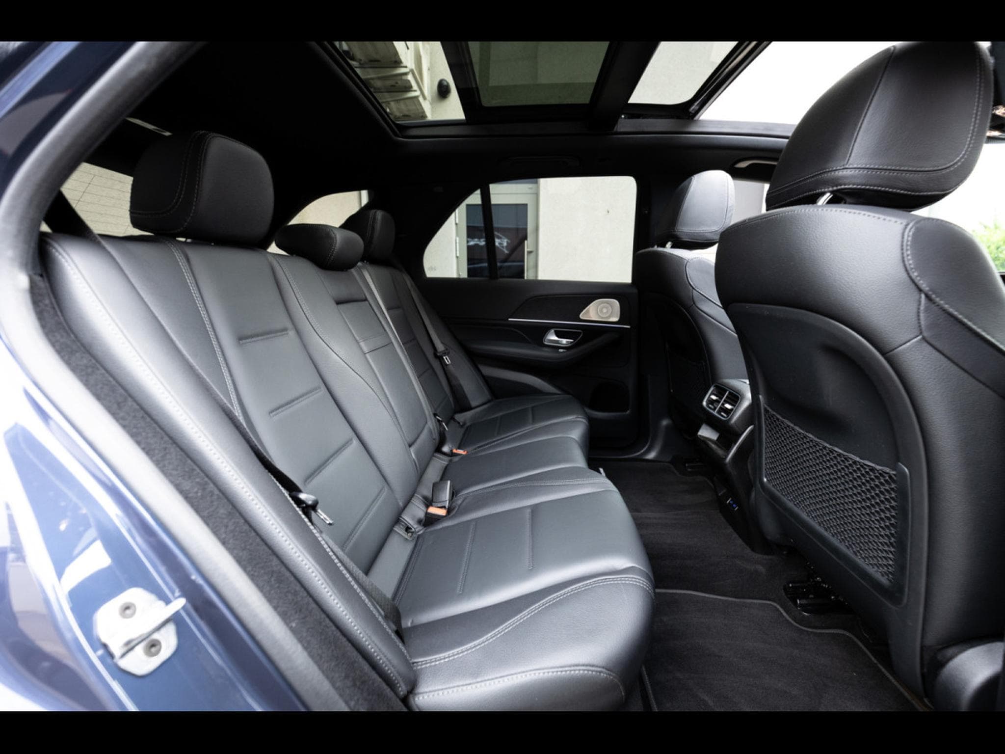 Mercedes GLE 400 e 4MATIC AMG LINE (381 CH) – PACK NIGHT (2024) - Photo 19
