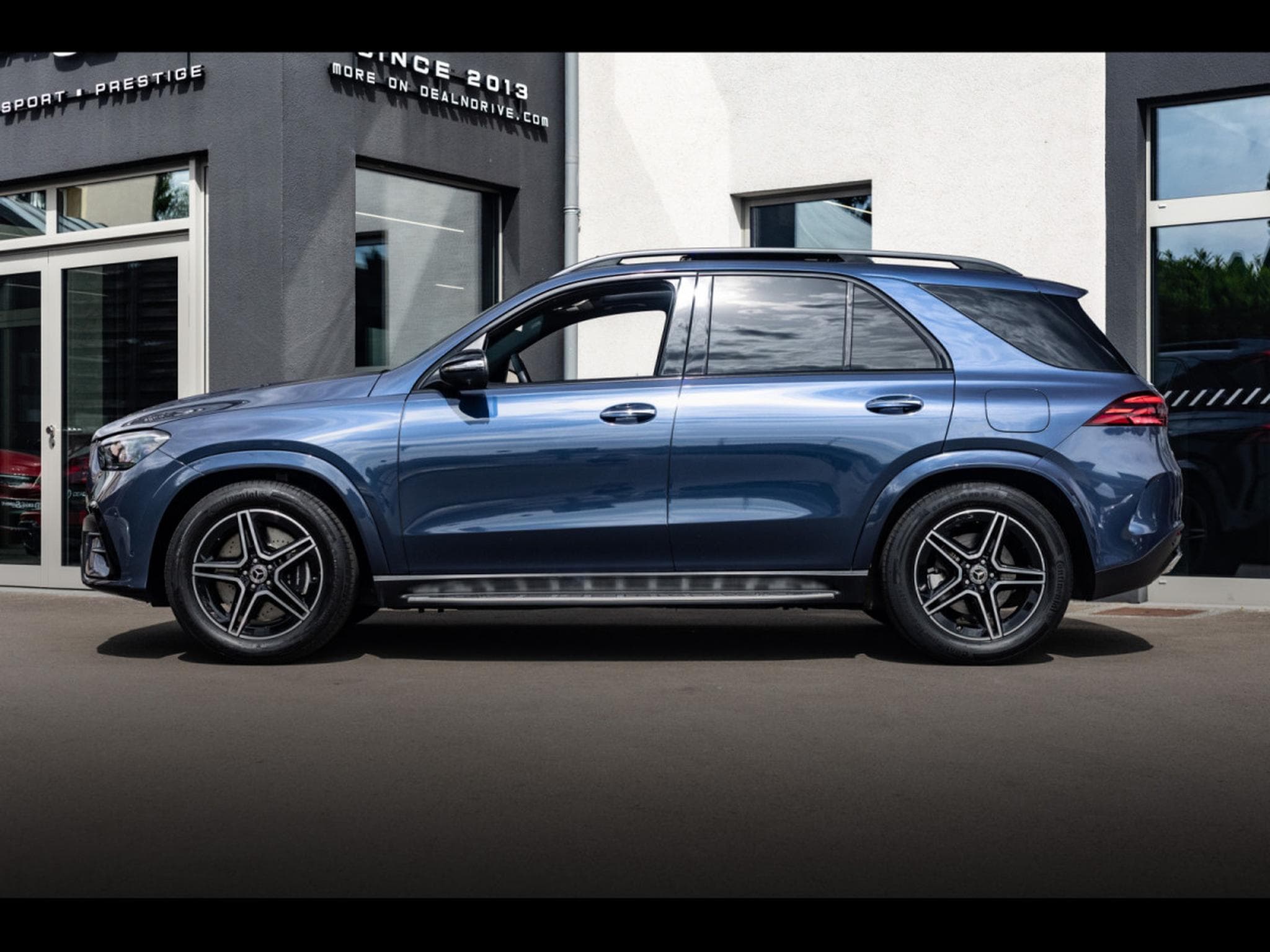 Mercedes GLE 400 e 4MATIC AMG LINE (381 CH) – PACK NIGHT (2024) - Photo 2