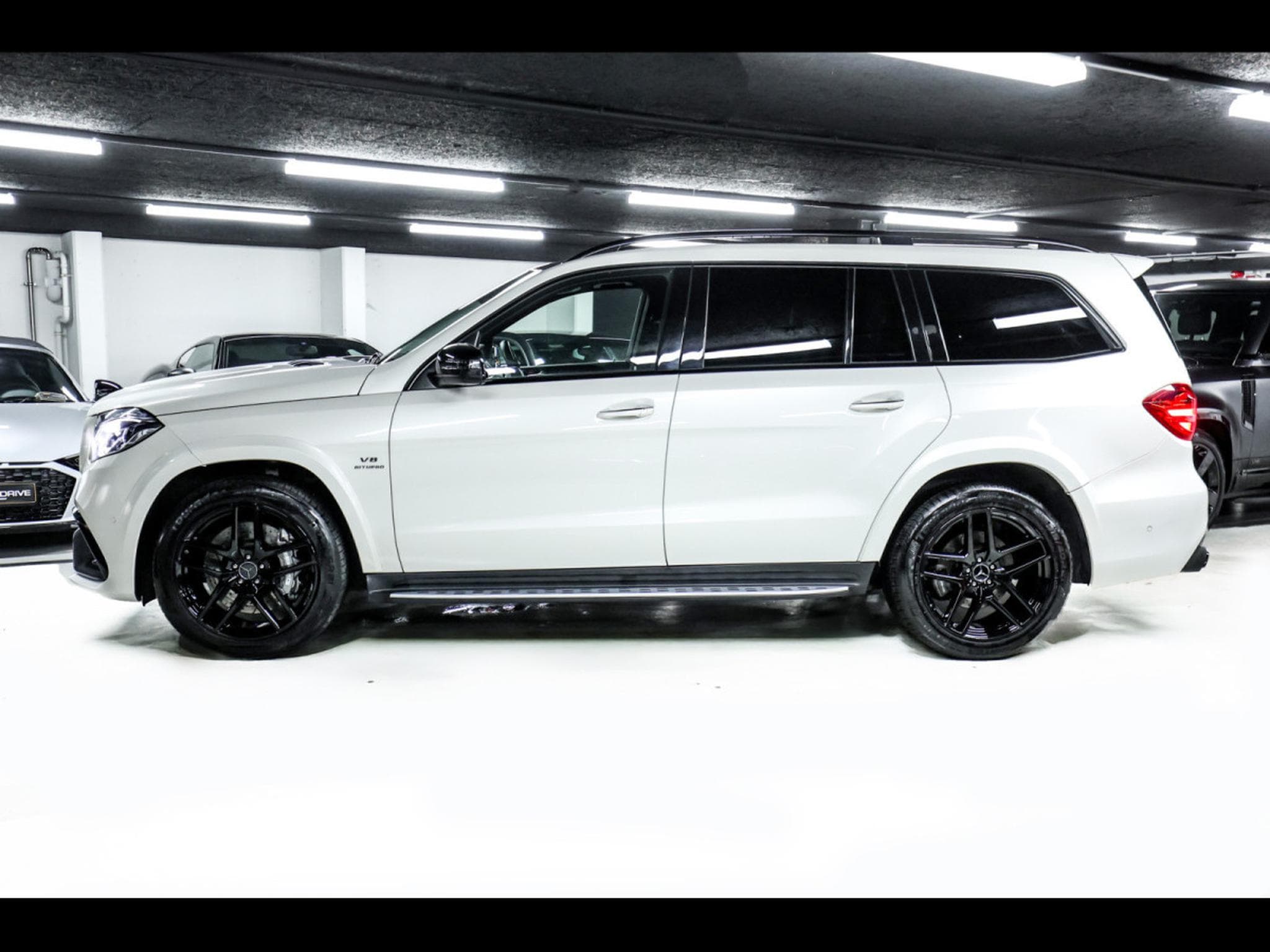Mercedes GLS 63 AMG V8 5.5 4MATIC 7 PLACES - DIAMOND WHITE METALLIC DESIGNO (2018) - Foto 2
