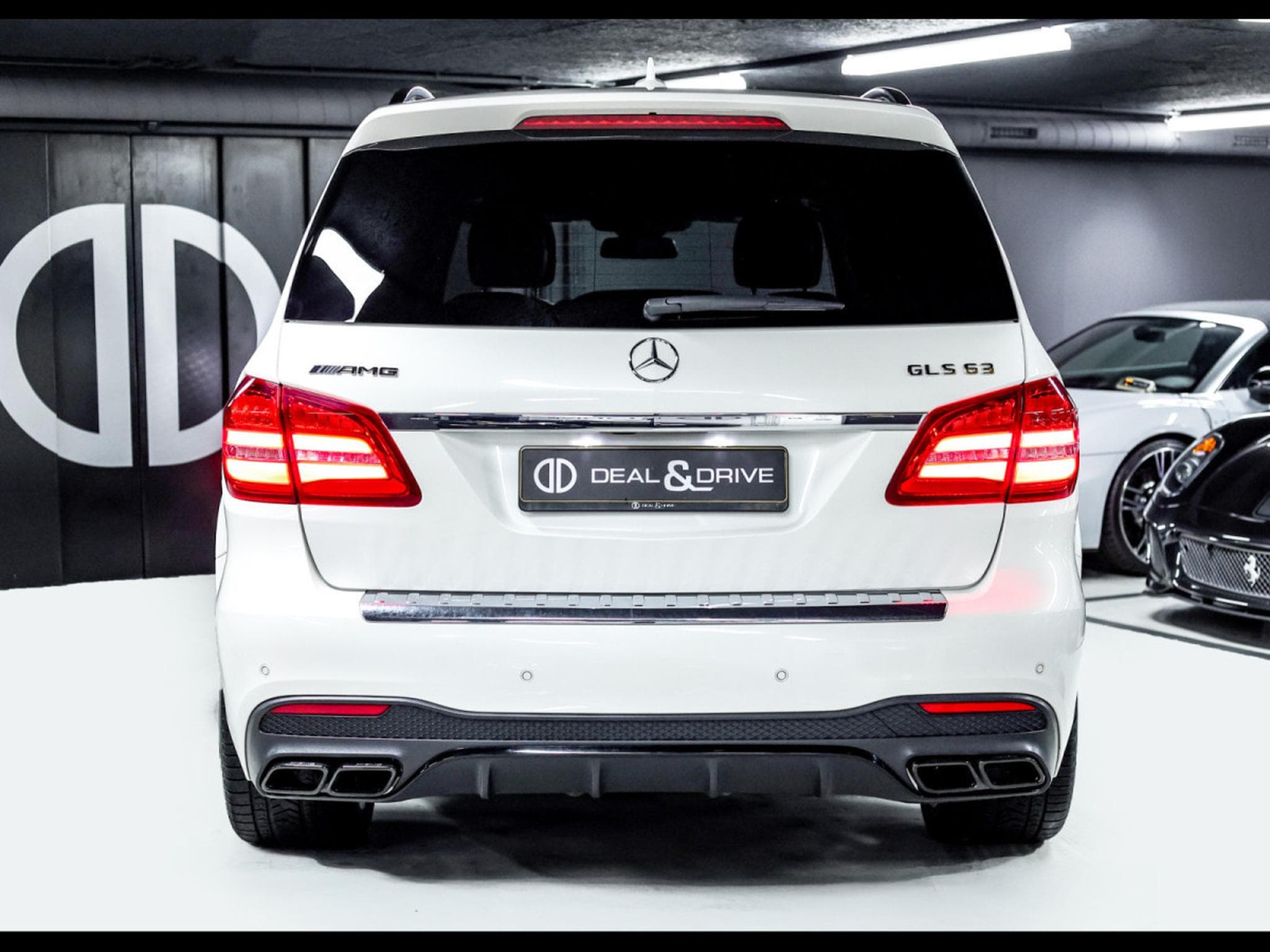 Mercedes GLS 63 AMG V8 5.5 4MATIC 7 PLACES - DIAMOND WHITE METALLIC DESIGNO (2018) - Foto 4