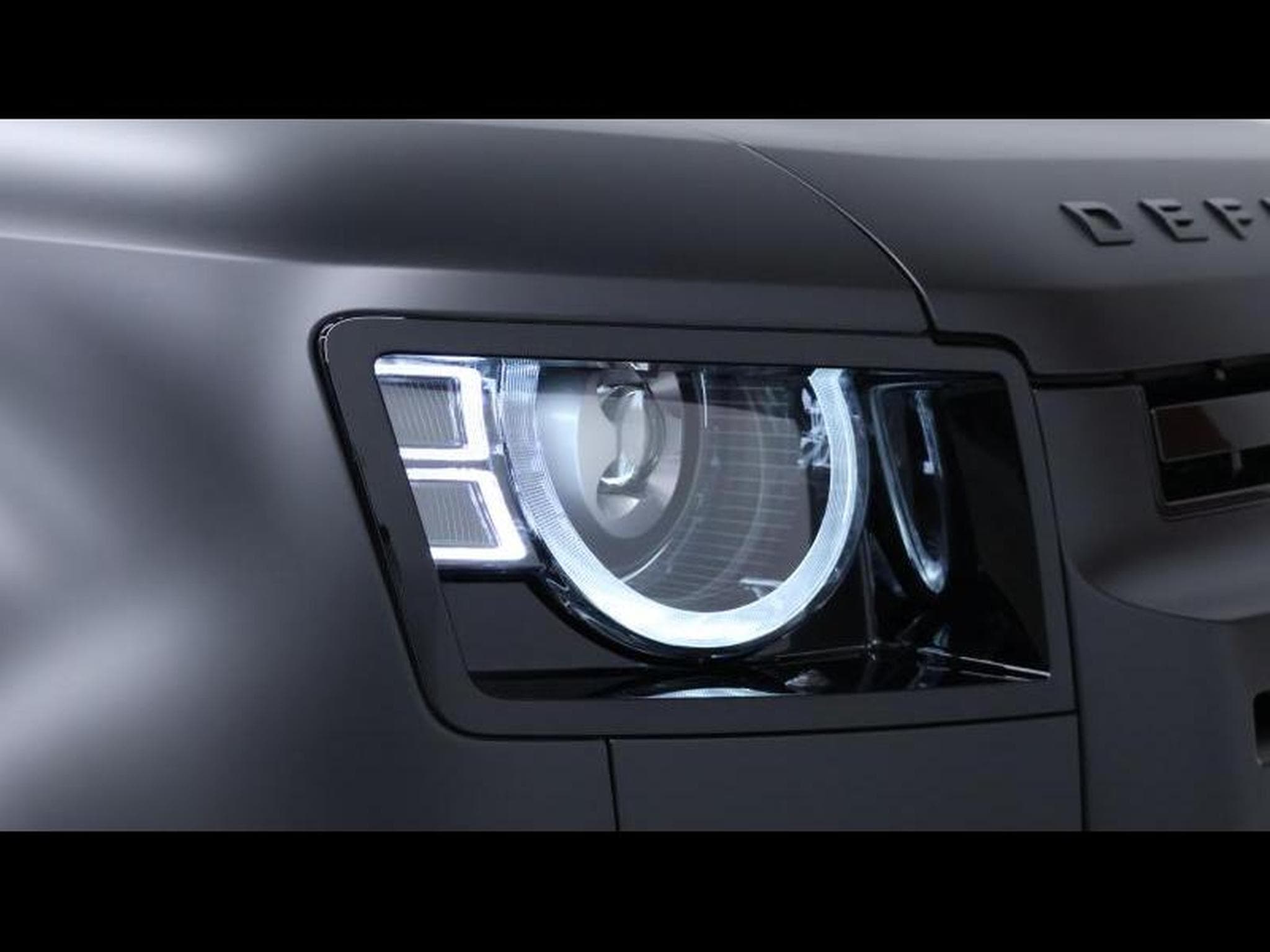 Land-Rover Defender 110 D250 xDynamic SE (2025) - Photo 8