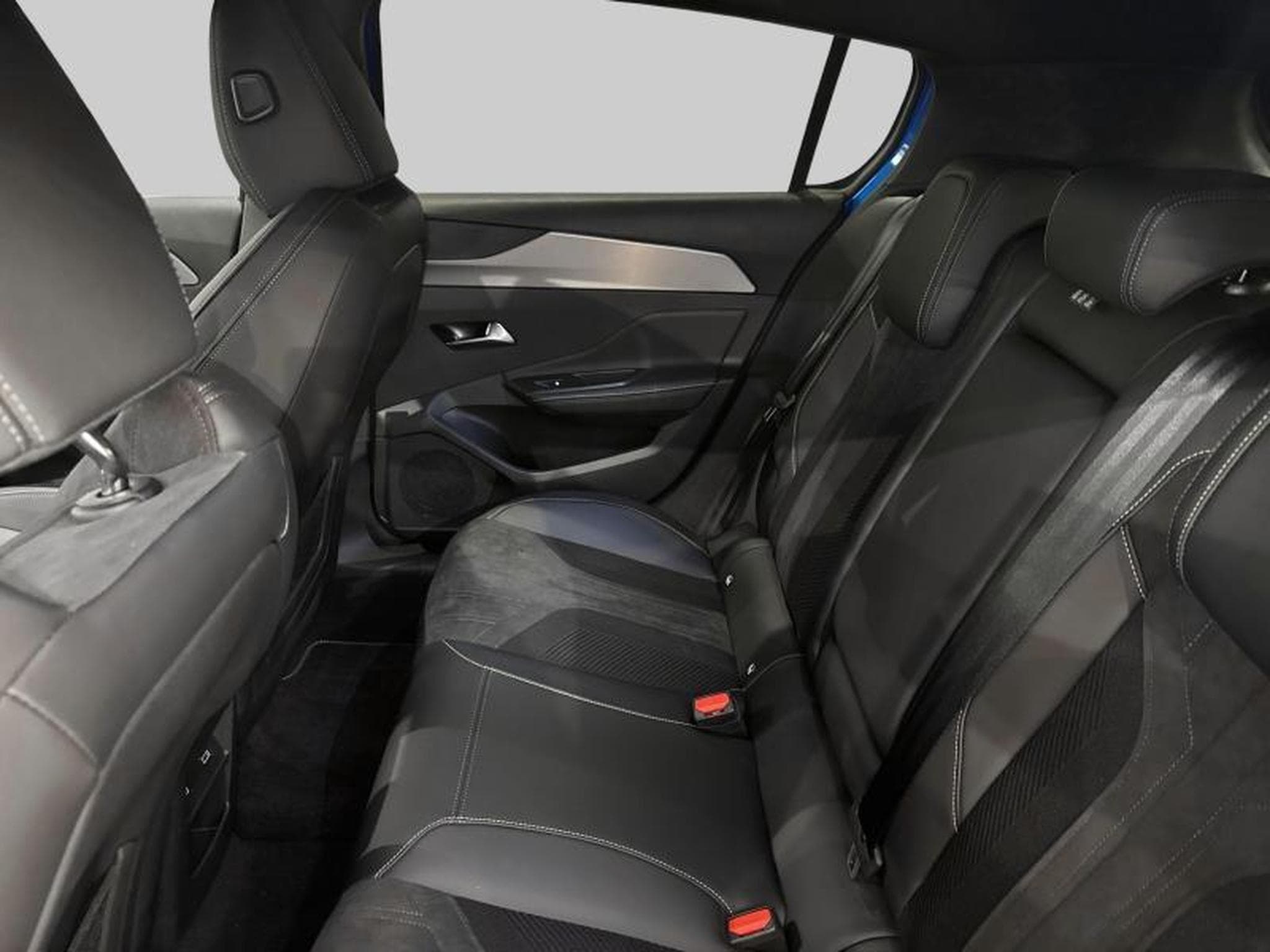 Peugeot 308 GT 130EAT8 (2023) - Photo 12
