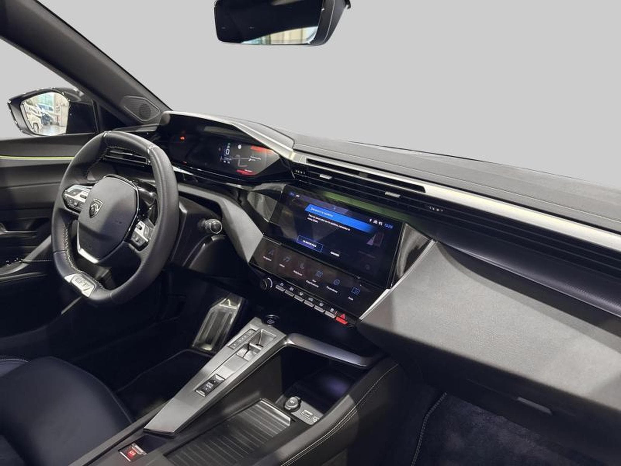 Peugeot 308 GT 130EAT8 (2023) - Photo 9