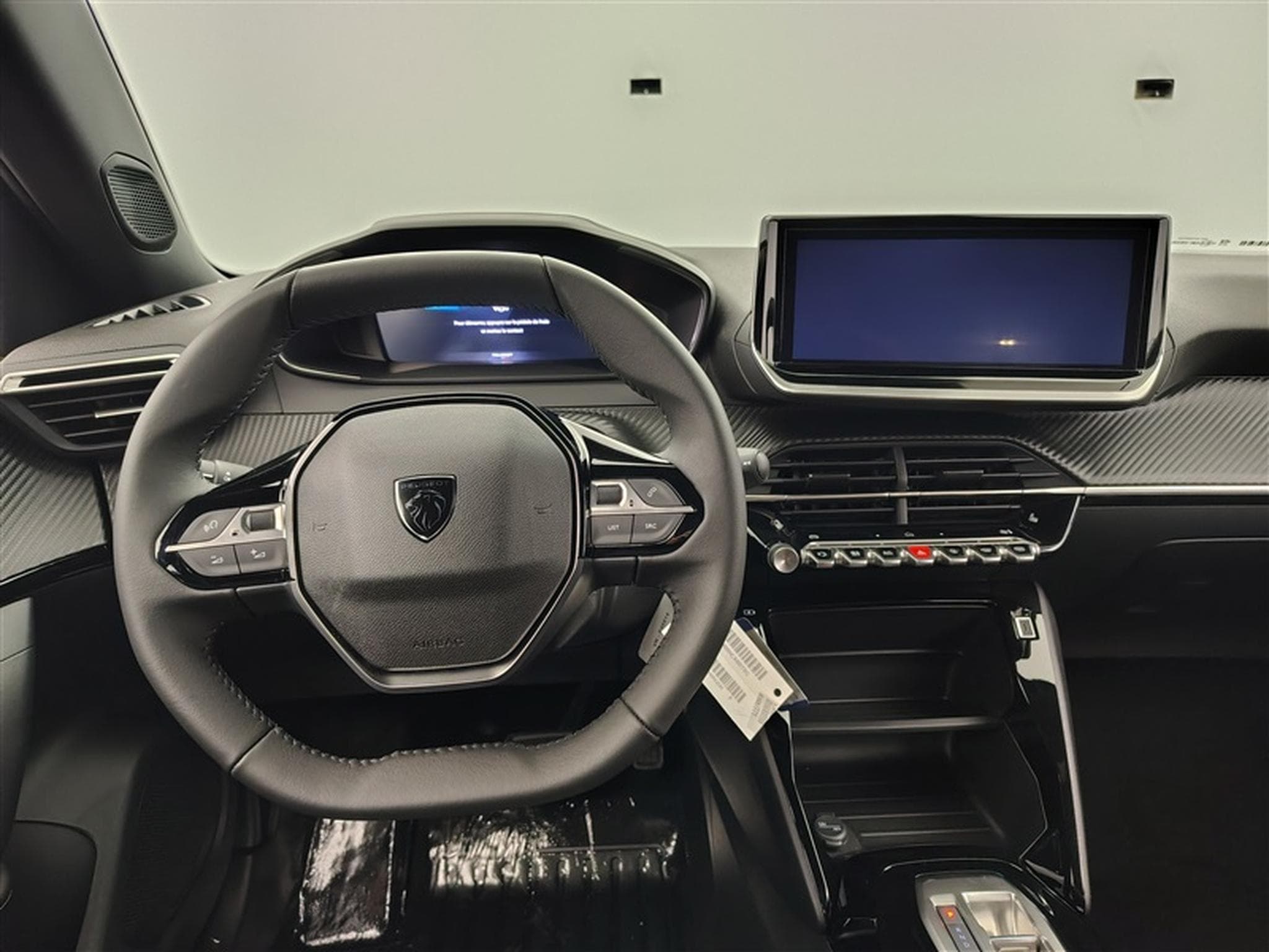 Peugeot 2008 1.2 Hybrid 145Cv E-DCS6 Allure CARPLAY / FULL LED / JA 17" (2025) - Photo 9