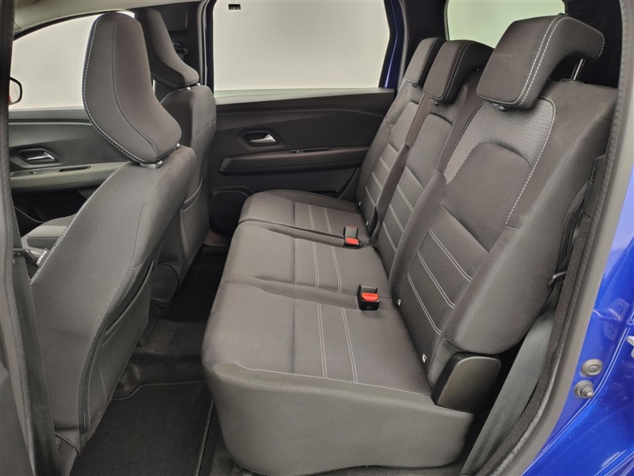 Dacia Jogger 1.0 TCe 110Cv Extreme 7PL / NAVI / CAMERA / FULL LED (2022) - Photo 13