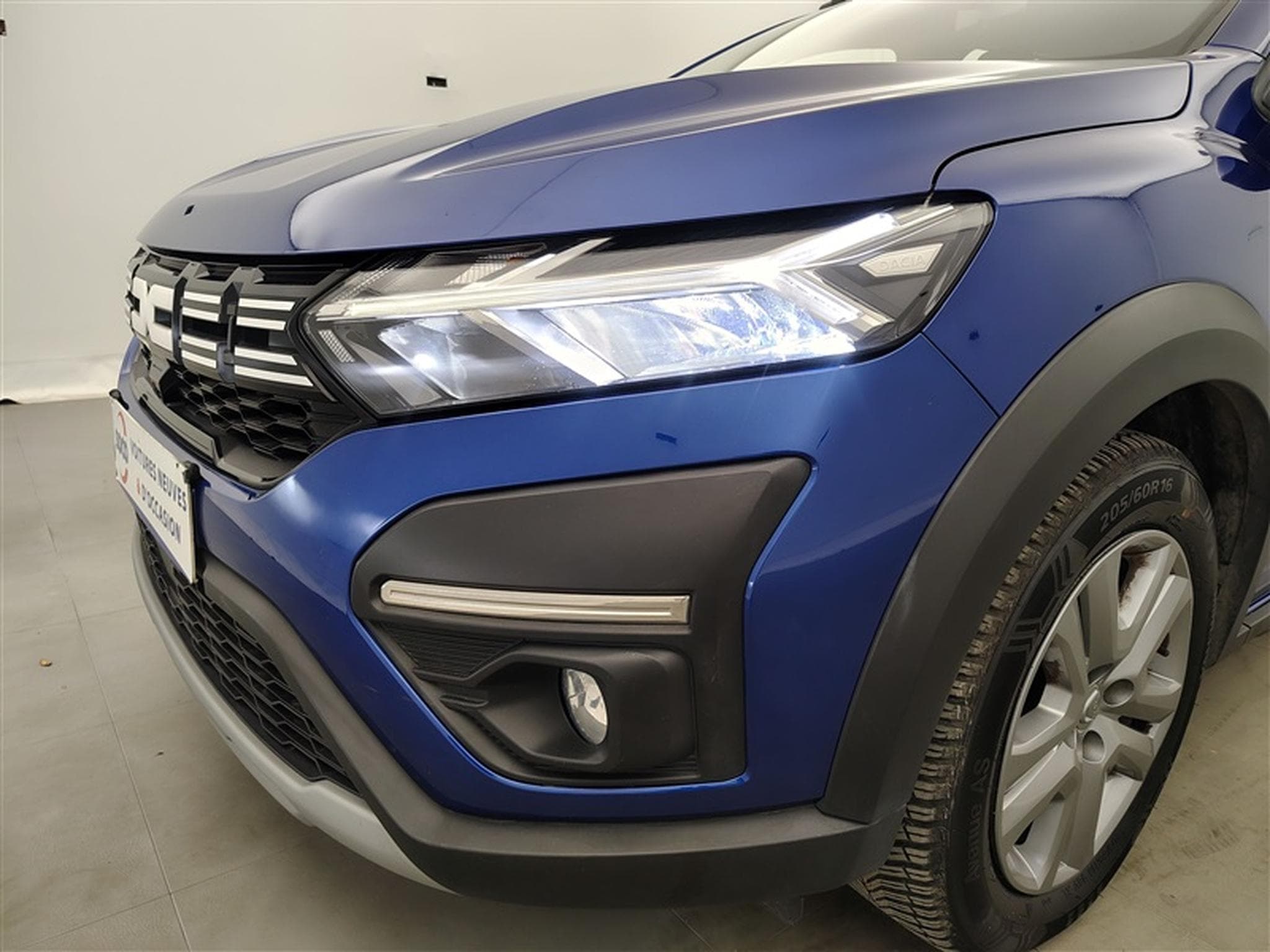 Dacia Jogger 1.0 TCe 110Cv Extreme 7PL / NAVI / CAMERA / FULL LED (2022) - Photo 15