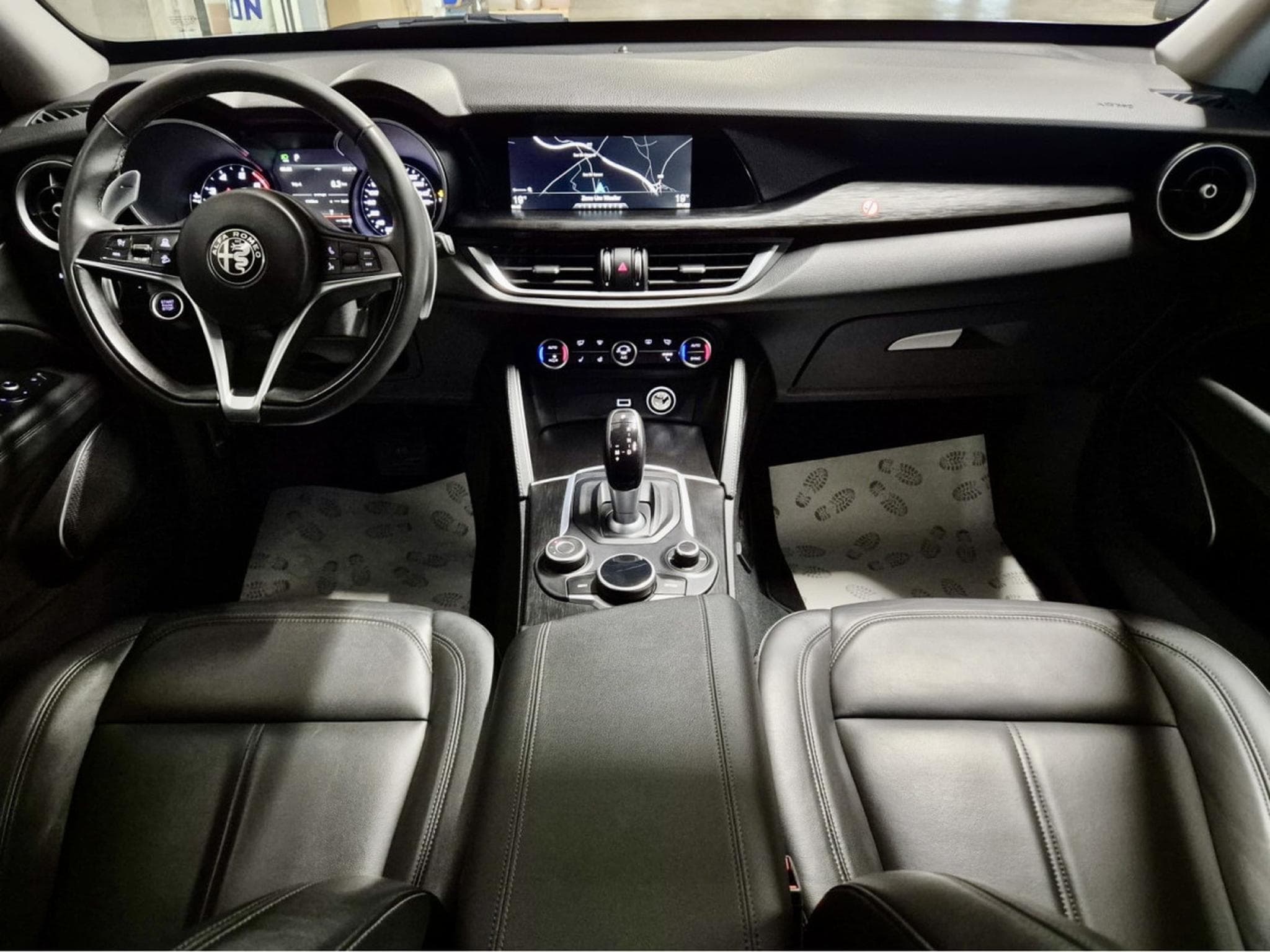Alfa-Romeo Stelvio 2.0 TURBO Q4 CUIR NAVI (2019) - Photo 6
