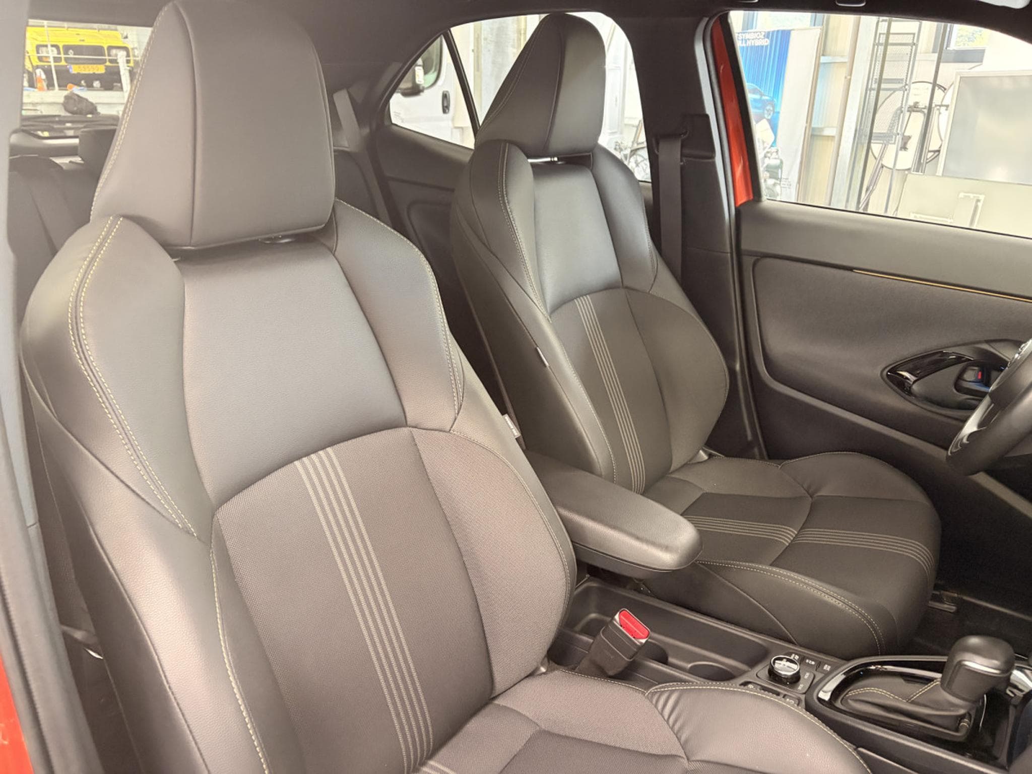 Toyota Yaris Cross Hybrid 1.5 VVT-i AWD-i i Adventure (2023) - Photo 11