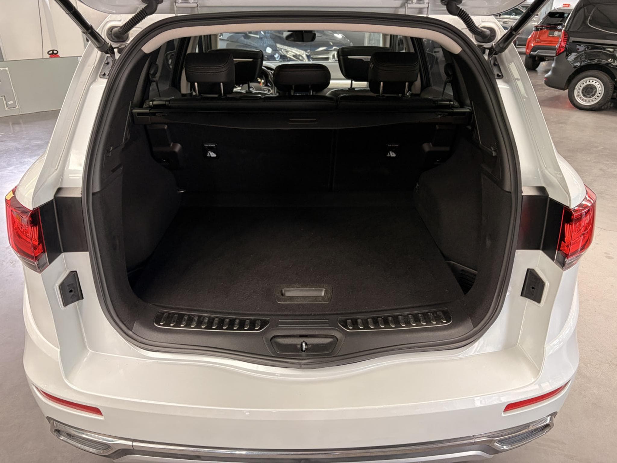 Renault Koleos 2.0 dCi Initianle Paris 4WD (2023) - Foto 13