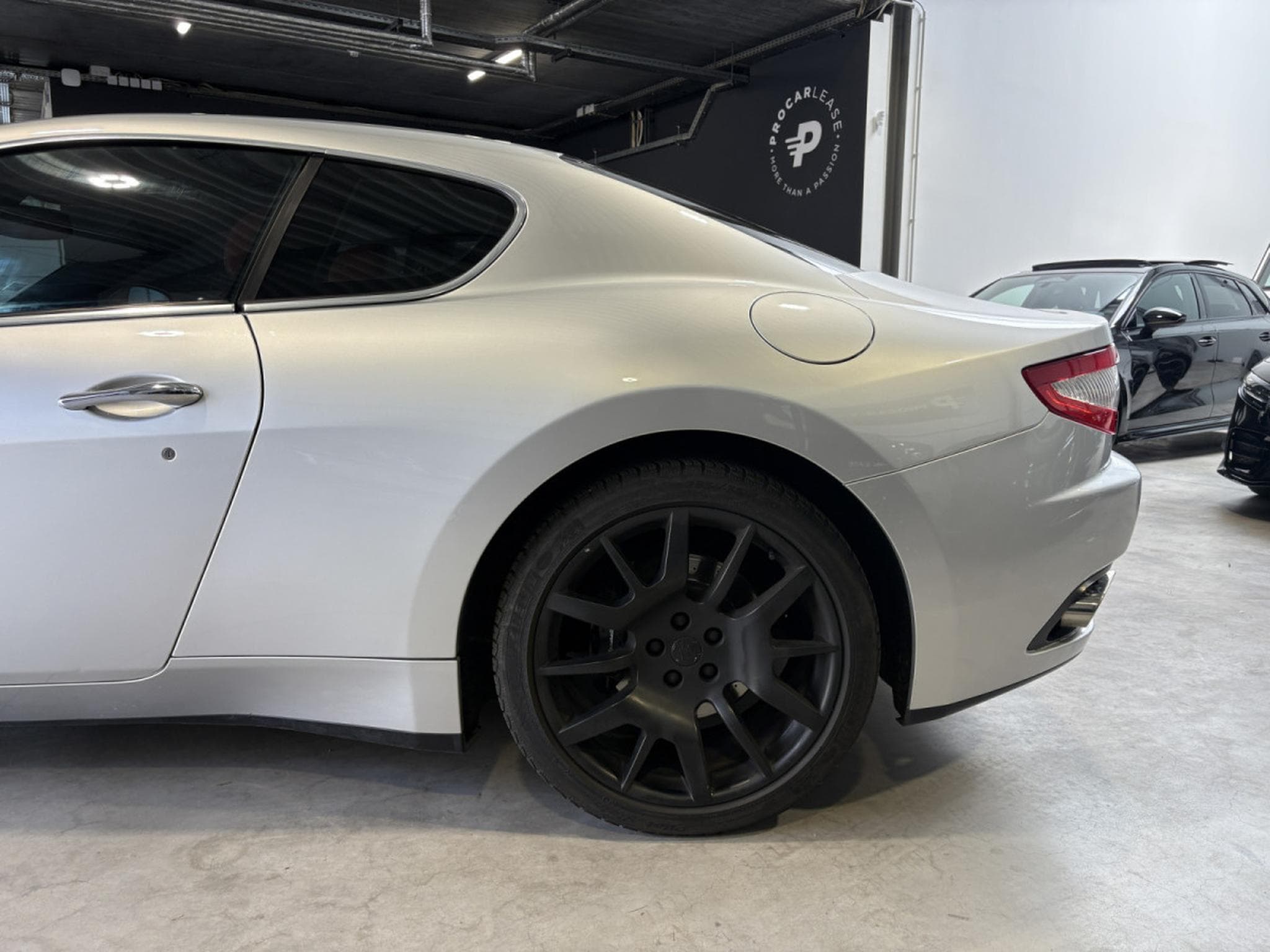 Maserati GranTurismo MASERATI GRANTURISMO 4.2 V8 405 CV/GPS/CUIR/Xénon/ (2009) - Photo 13