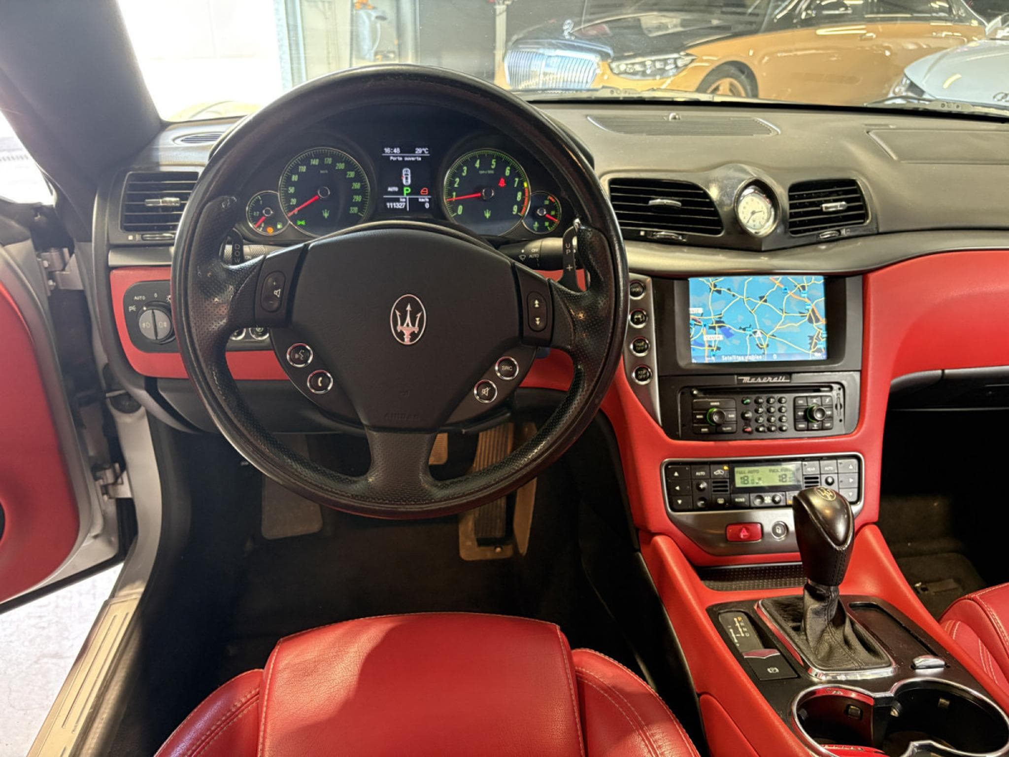 Maserati GranTurismo MASERATI GRANTURISMO 4.2 V8 405 CV/GPS/CUIR/Xénon/ (2009) - Photo 15