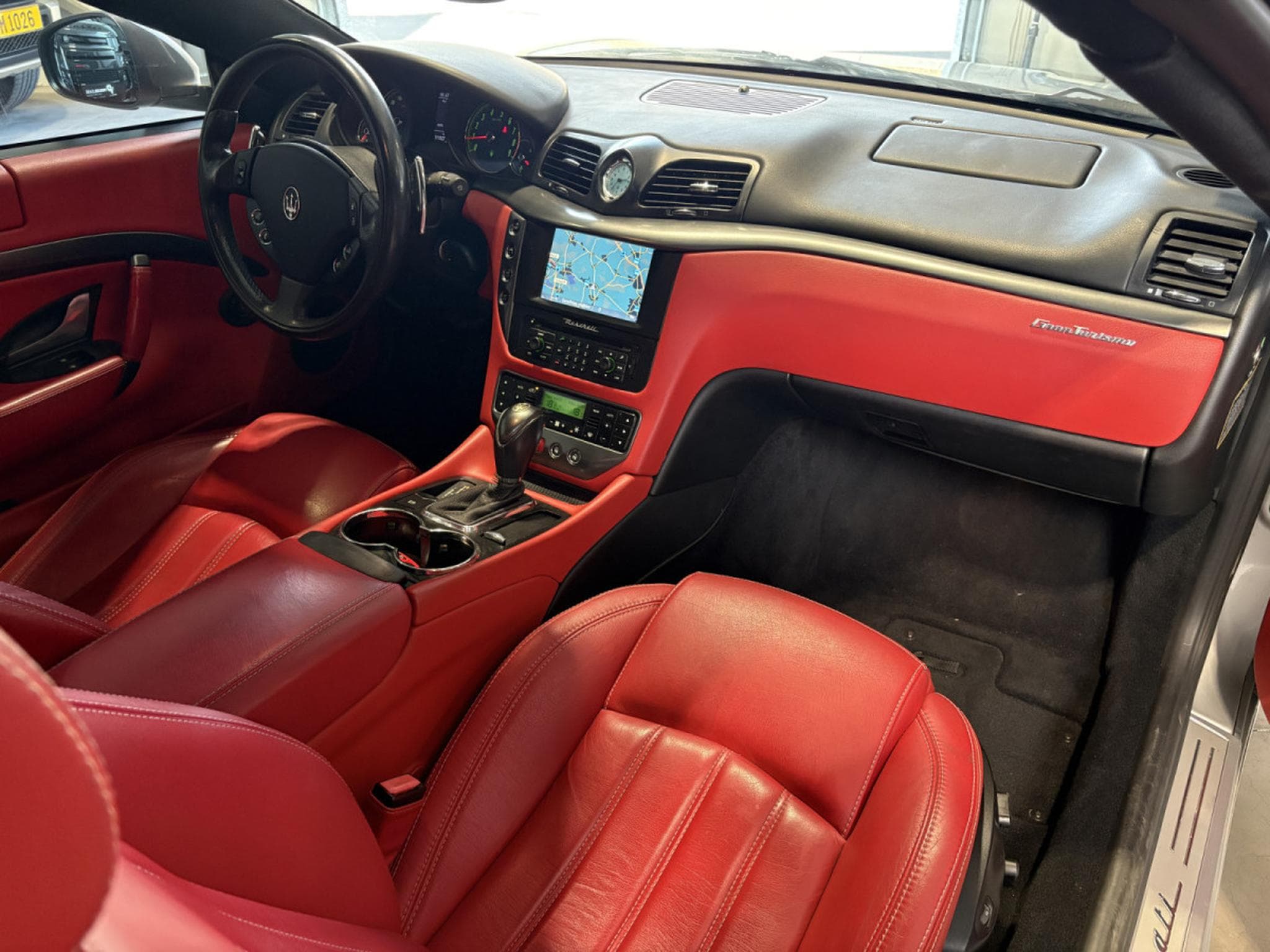 Maserati GranTurismo MASERATI GRANTURISMO 4.2 V8 405 CV/GPS/CUIR/Xénon/ (2009) - Photo 22