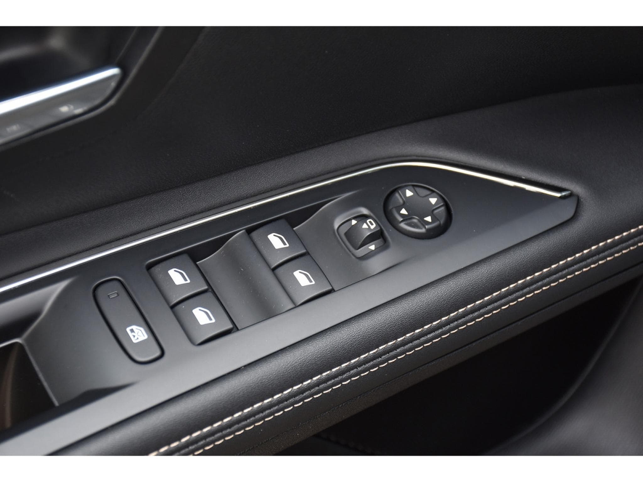 Peugeot 5008 1.2 130 GT EAT8 SG CHFF ACC LANE SIDE CAM 1° MAIN (2024) - Photo 22