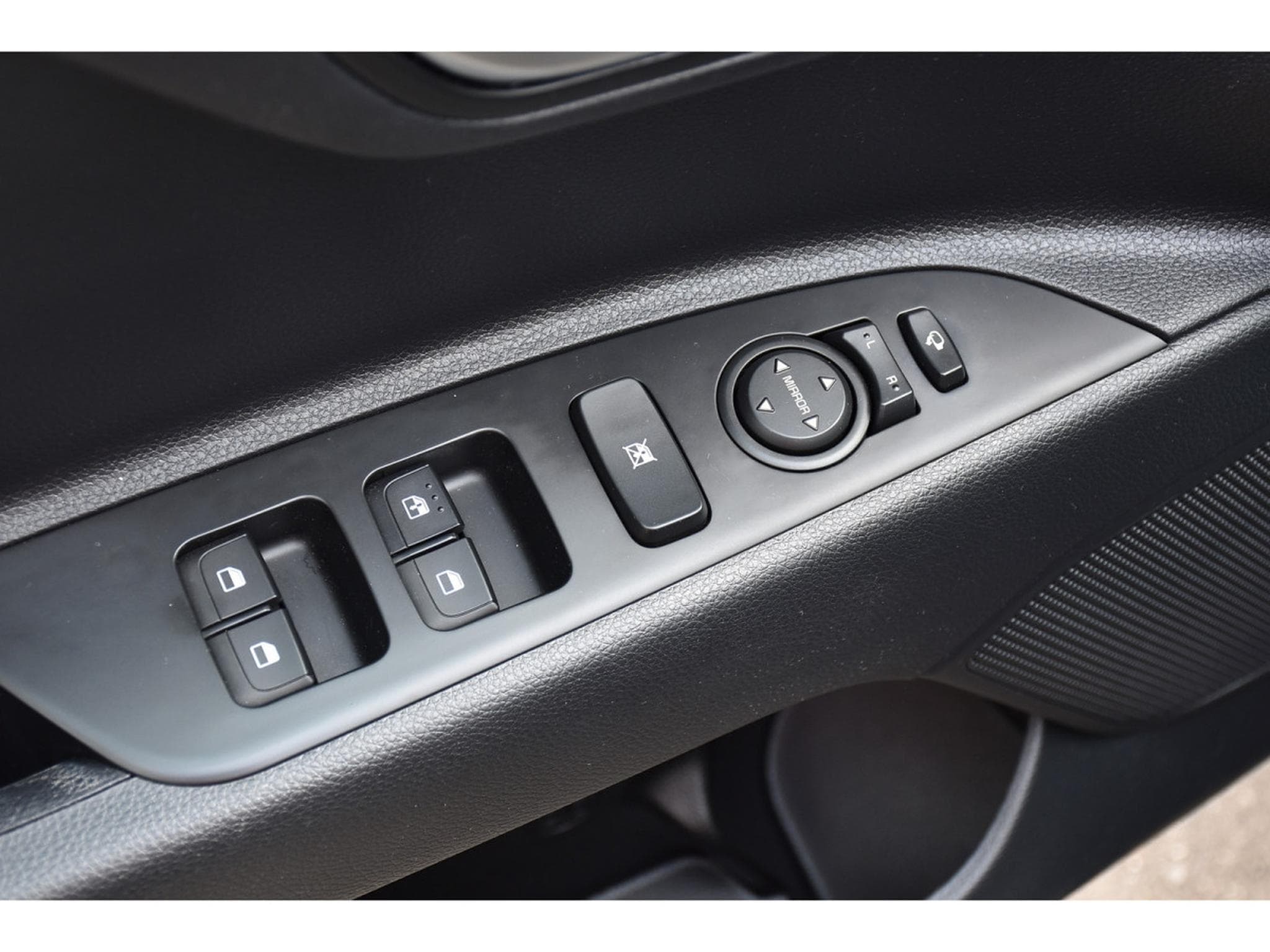 Kia Rio 1.2i Pulse REGUL GPS LANE CAM 1° MAIN (2023) - Foto 15
