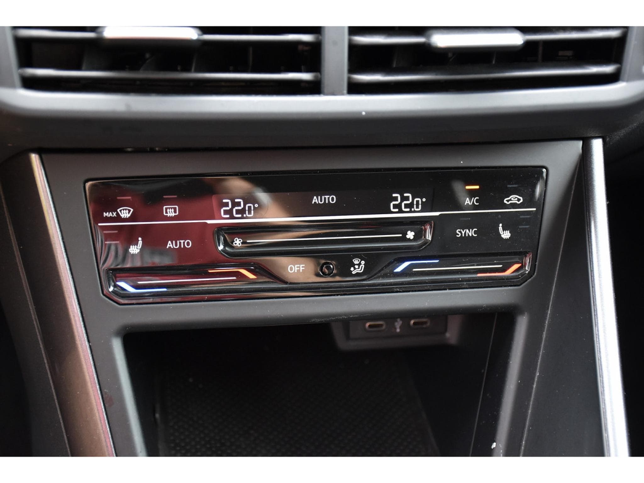 VW Taigo 1.0 TSI Style DSG TO ACC TRAVEL LED ATT RMQ JA17 (2022) - Foto 17