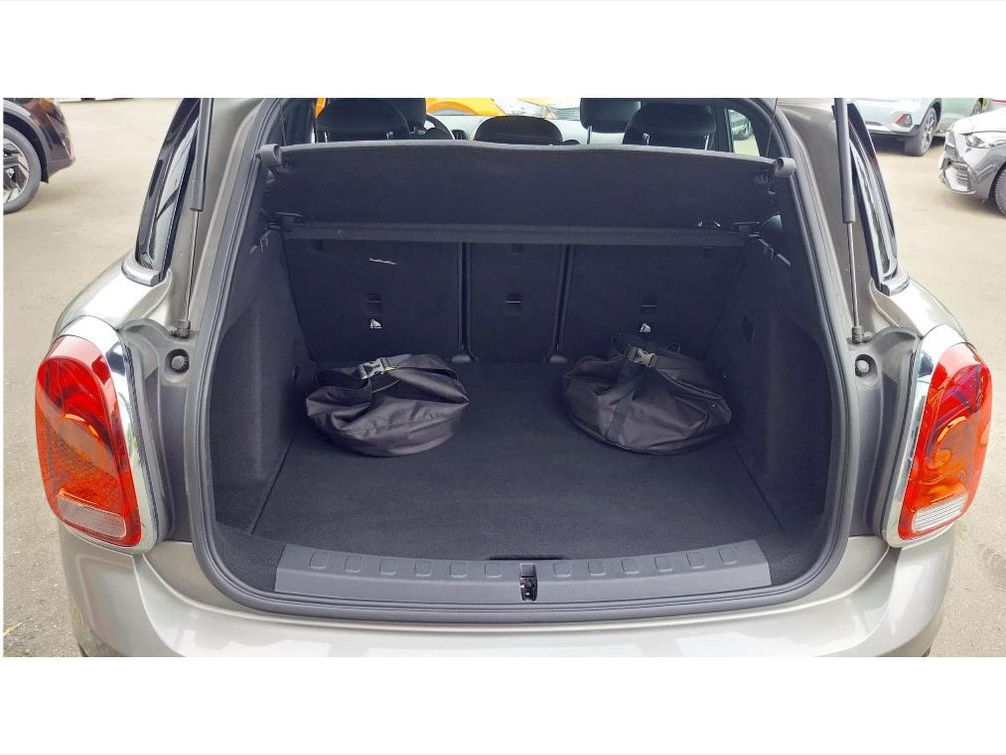 Mini Countryman Cooper SE 1.5A All4 CUIR SG SPORT LED GPS RADARS 1° MAIN (2019) - Foto 16