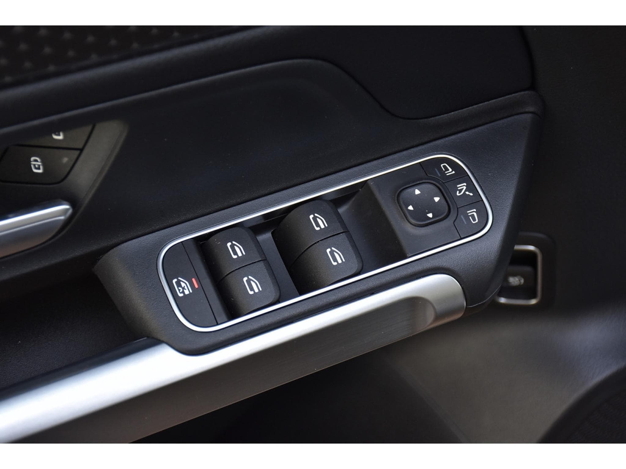Mercedes GLB 180 CDI Business Line 8G-Tronic 7 PL. CUIR ACC GPS CAM 1° MAIN (2025) - Foto 16
