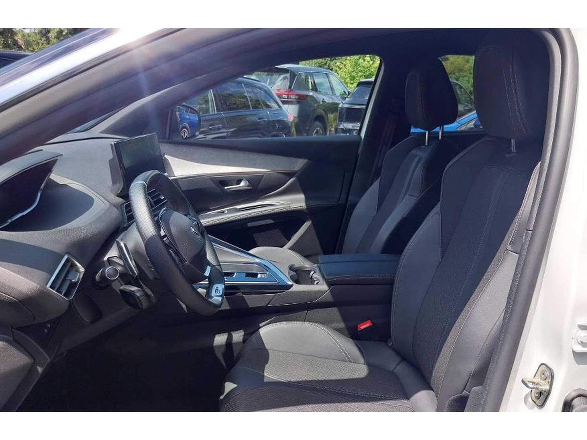 Peugeot 5008 1.2 puretech 131 GT-LINE EAT8 (2024) - Foto 8
