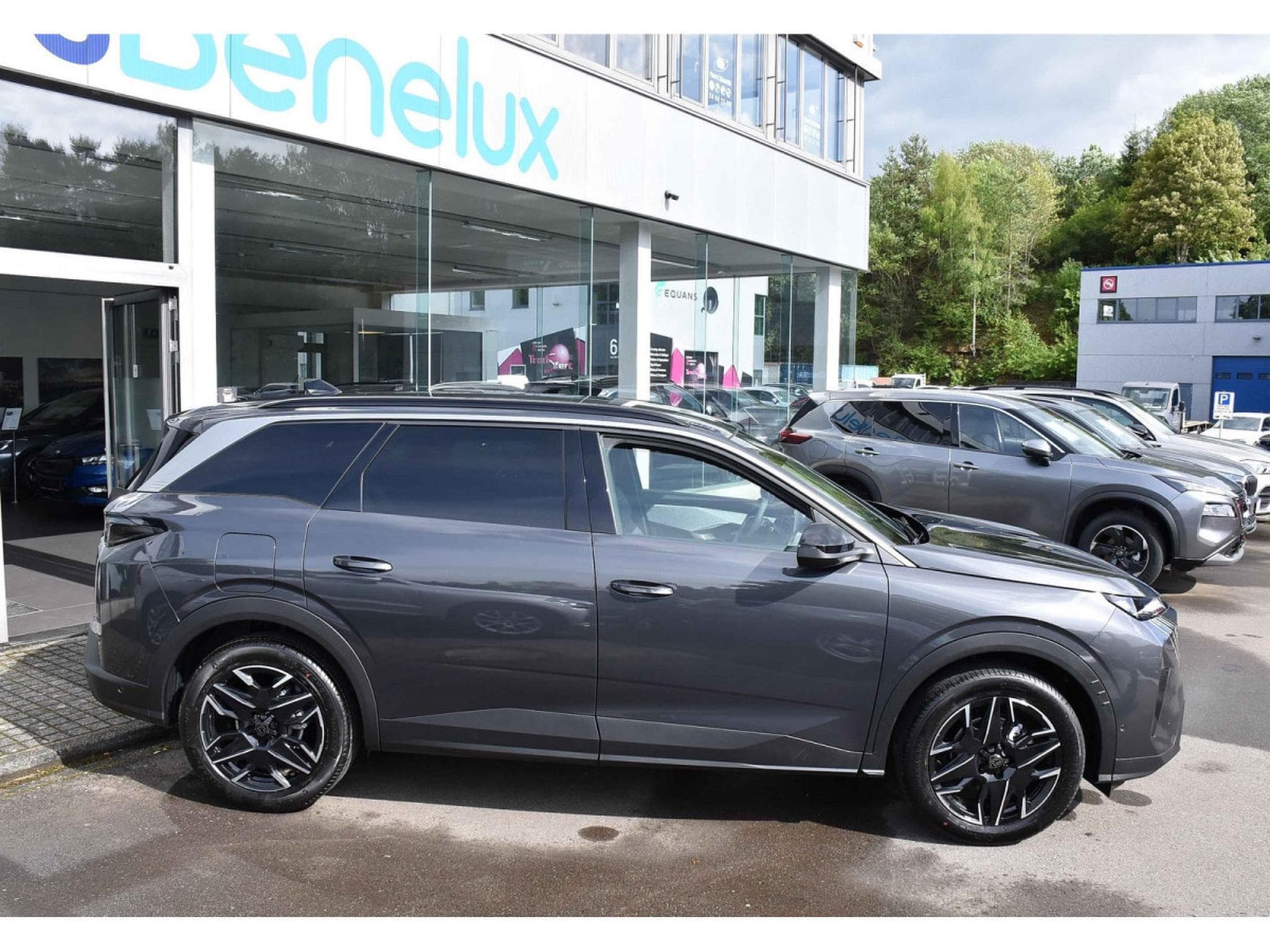 Peugeot 5008 Hybrid 145 Allure e-DCS6 ACC CAM360 JA19 NEUF (2026) - Foto 3