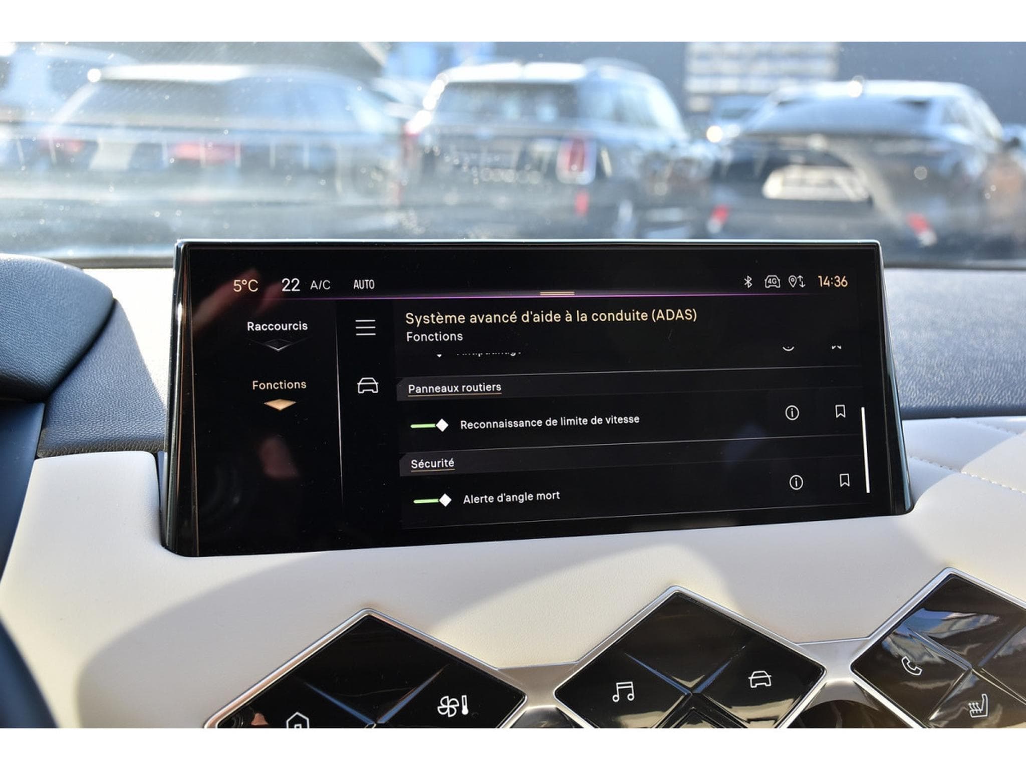 DS Automobiles DS3 1.2 PureTech EAT8 Rivoli CUIR GPS CAM LANE SIDE FOCAL 1°MAIN (2023) - Foto 15