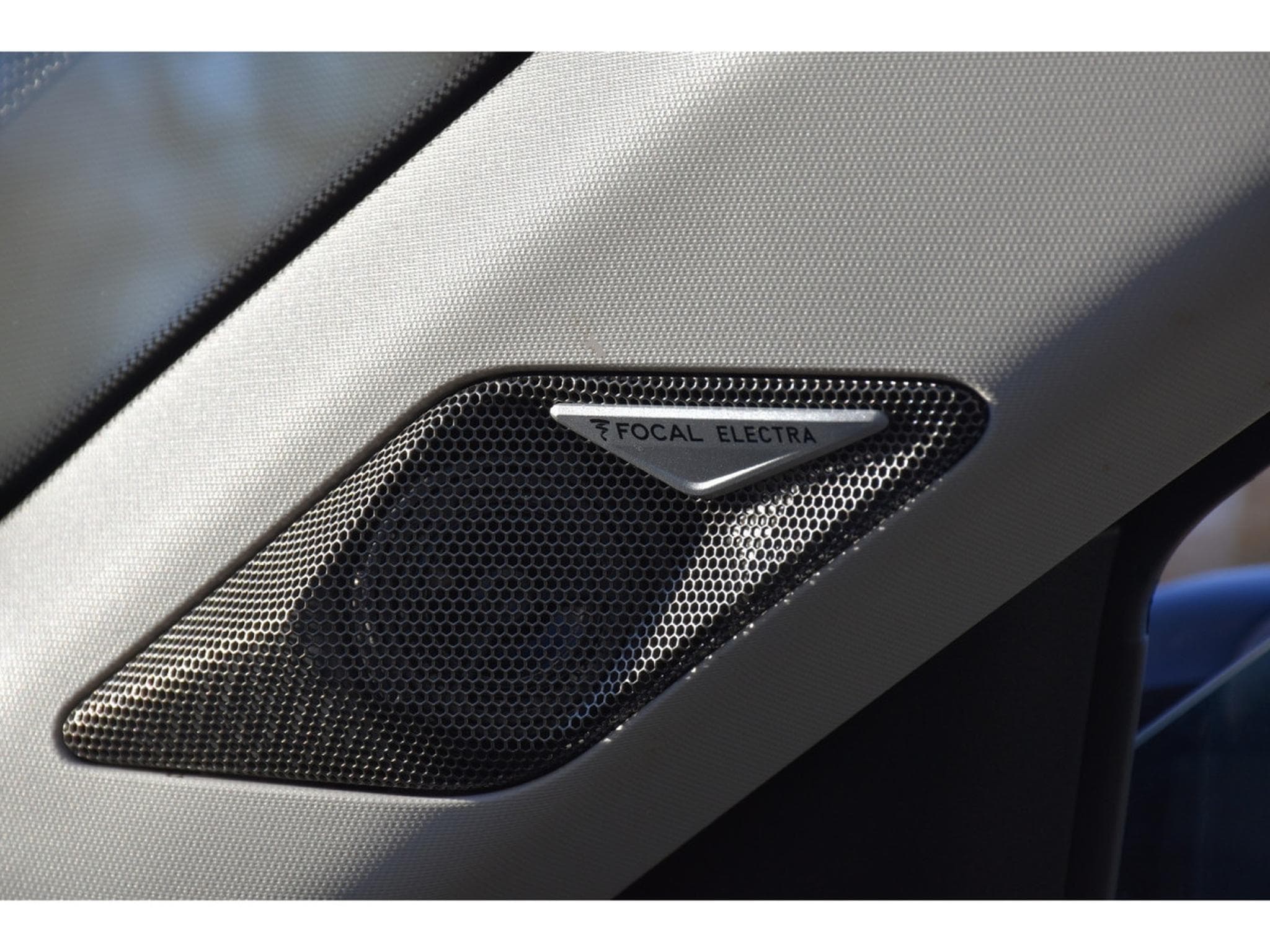 DS Automobiles DS3 1.2 PureTech EAT8 Rivoli CUIR GPS CAM LANE SIDE FOCAL 1°MAIN (2023) - Foto 19