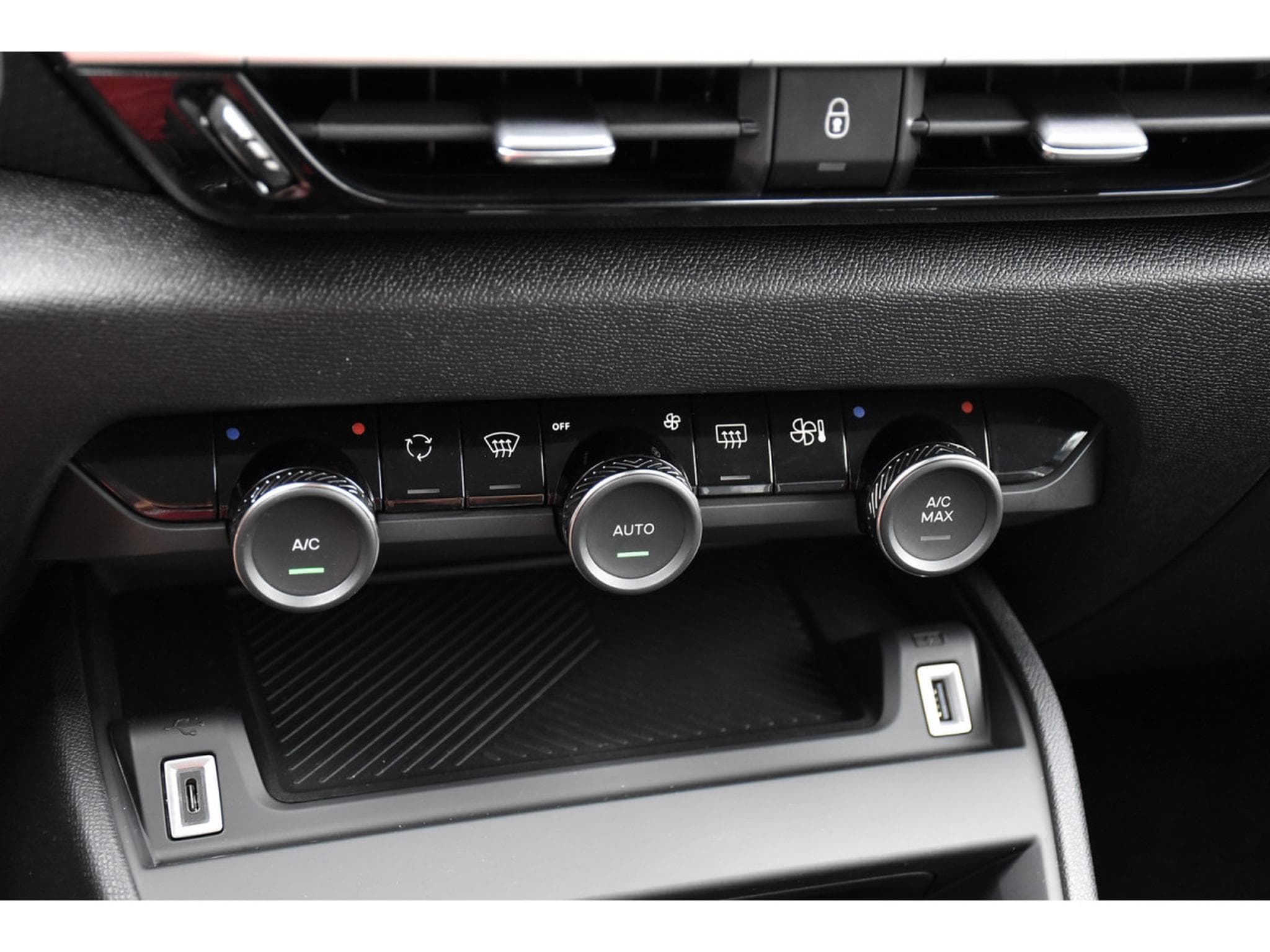 Citroën C4 X 1.2 MHEV 145 e-DCS6 Max ACC SIDE LANE GPS CAM 1° MAIN (2025) - Foto 21
