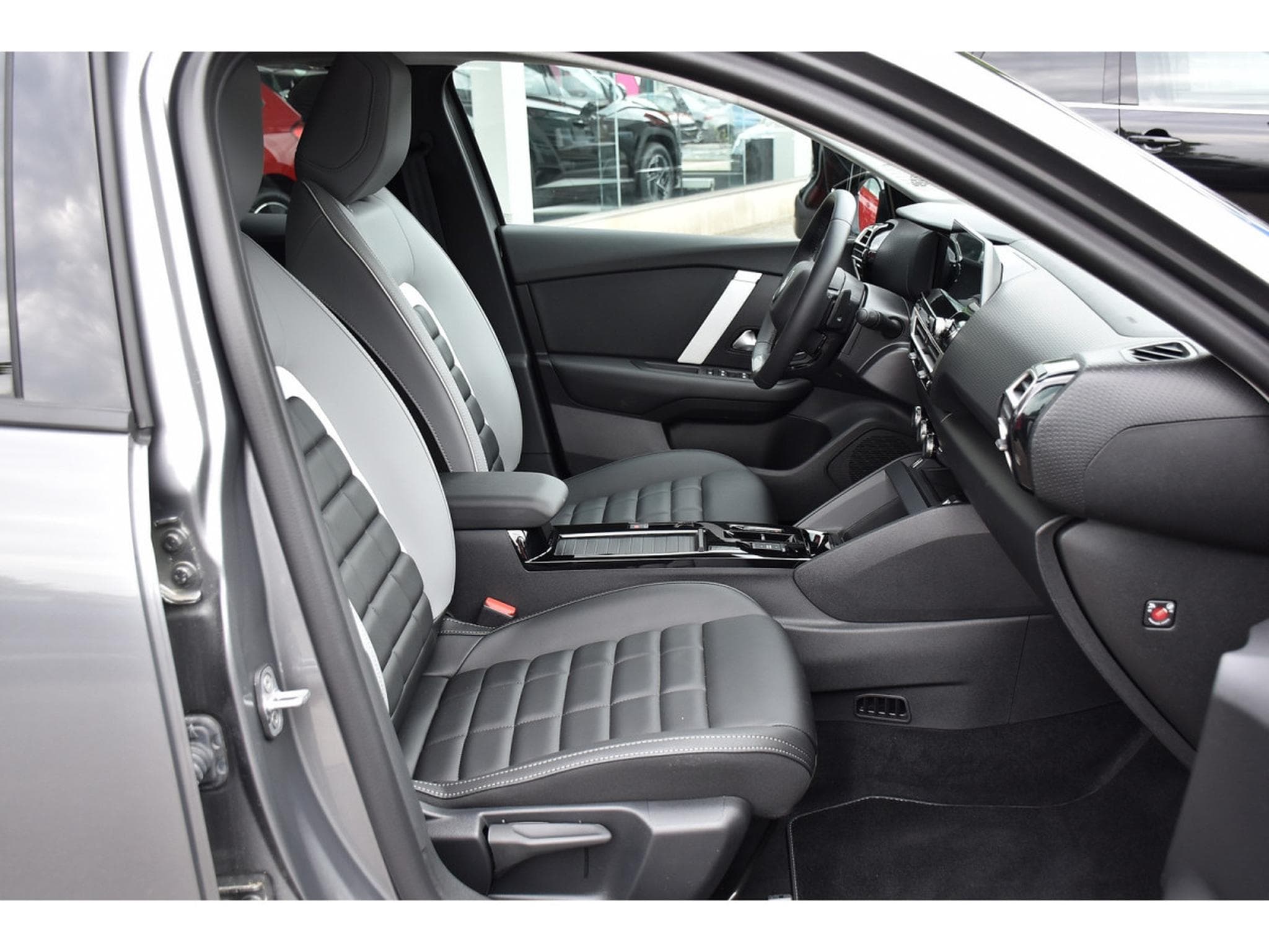 Citroën C4 X 1.2 MHEV 145 e-DCS6 Max ACC SIDE LANE GPS CAM 1° MAIN (2025) - Foto 7