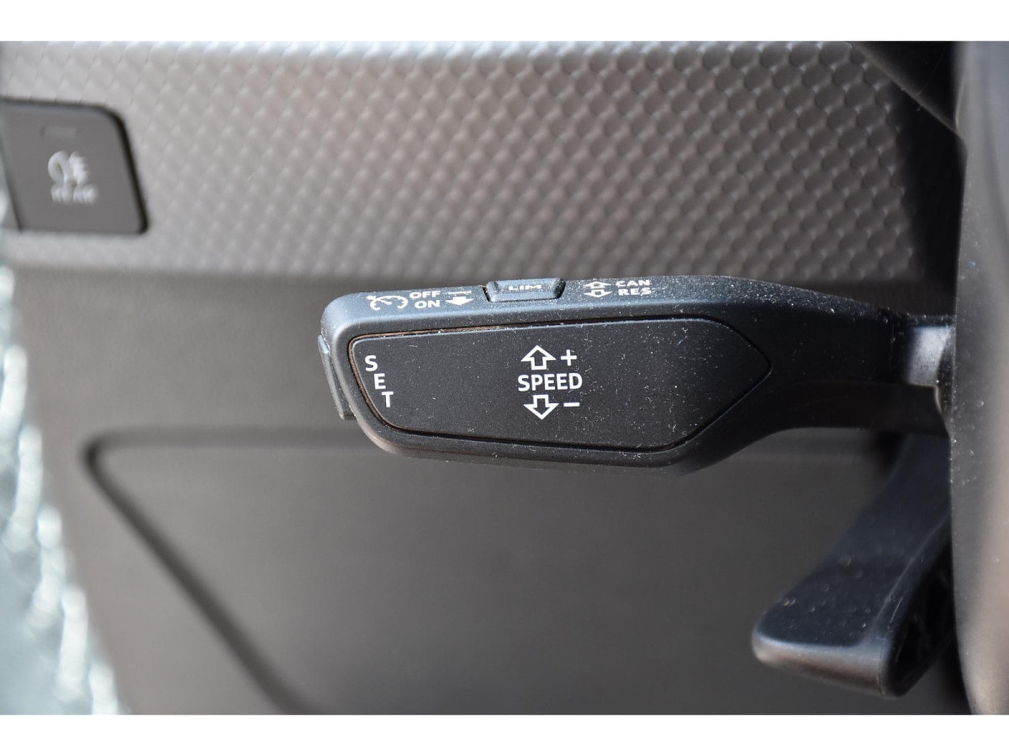 Audi A1 Sportback 30 TFSI S-Line S-Tronic Adrenalin Black Edition (2025) - Foto 19