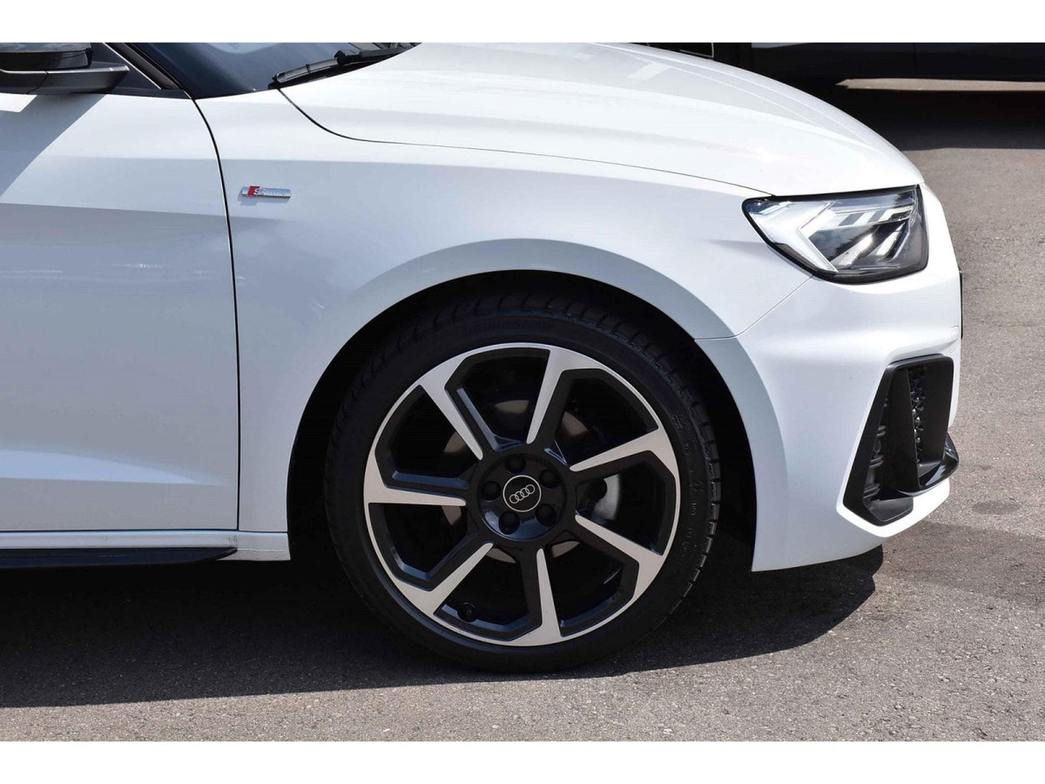 Audi A1 Sportback 30 TFSI S-Line S-Tronic Adrenalin Black Edition (2025) - Foto 5