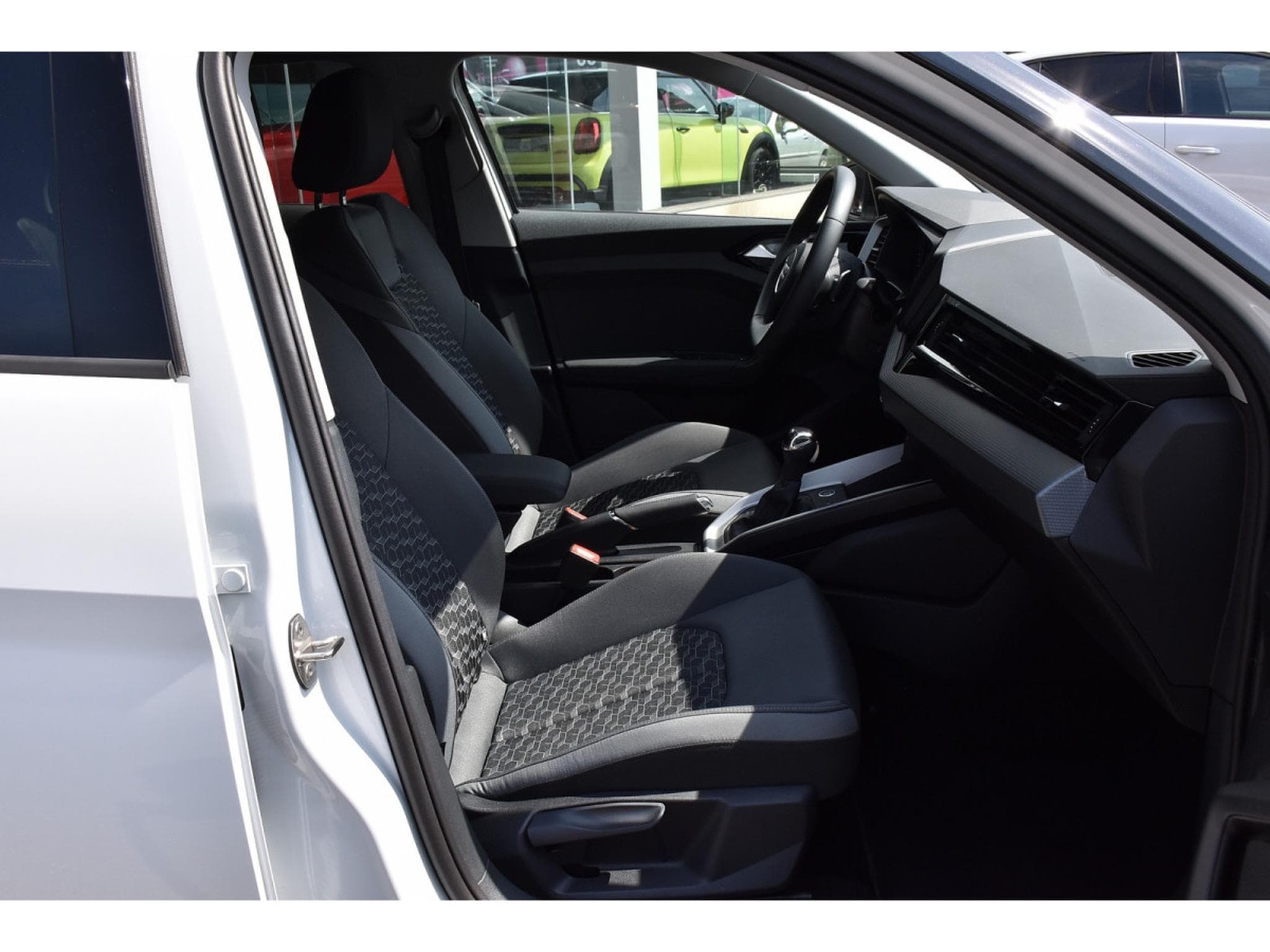 Audi A1 Sportback 30 TFSI S-Line S-Tronic Adrenalin Black Edition (2025) - Foto 7
