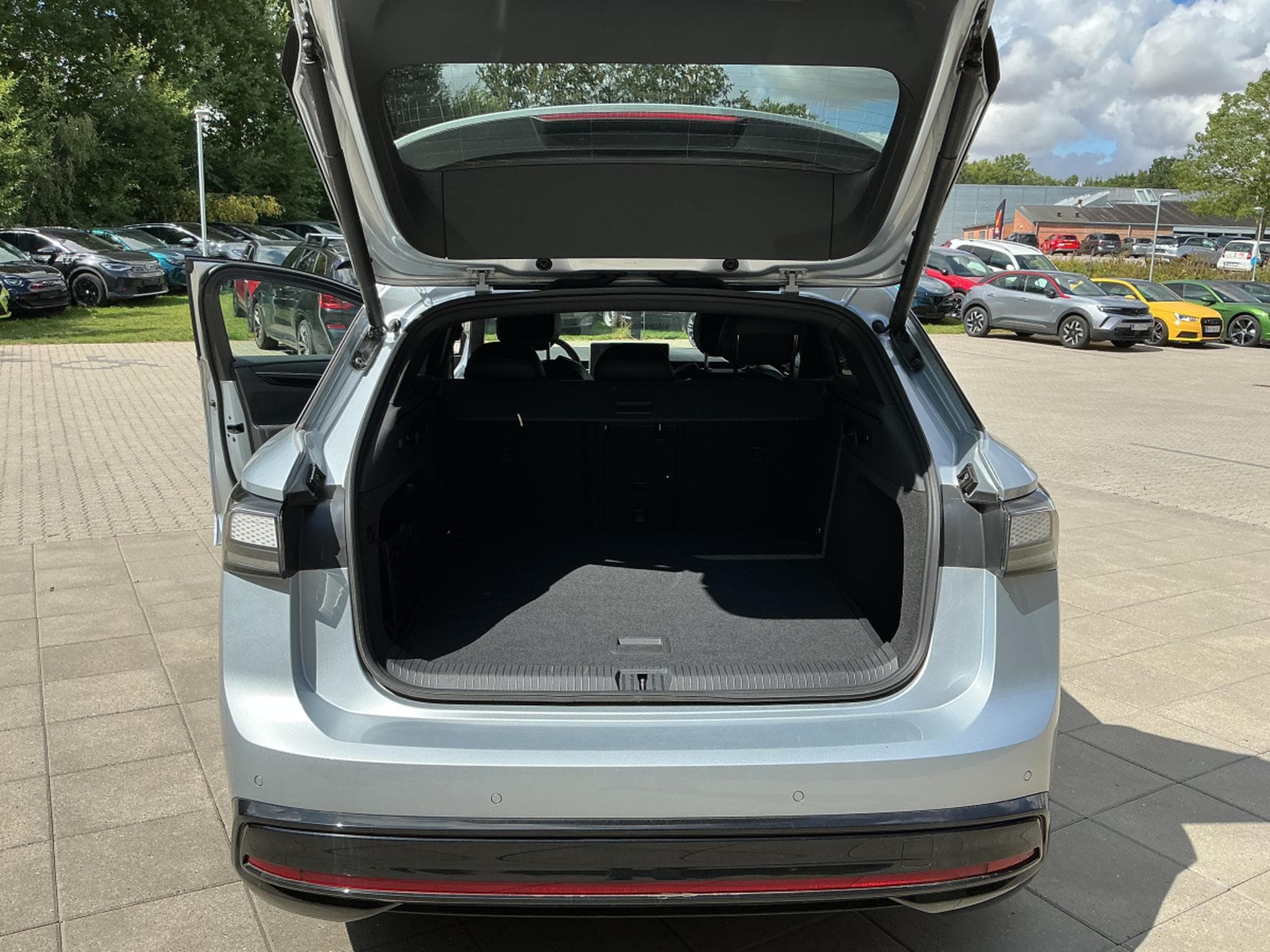 VW ID.7 Pro S Tourer (2025) - Foto 14