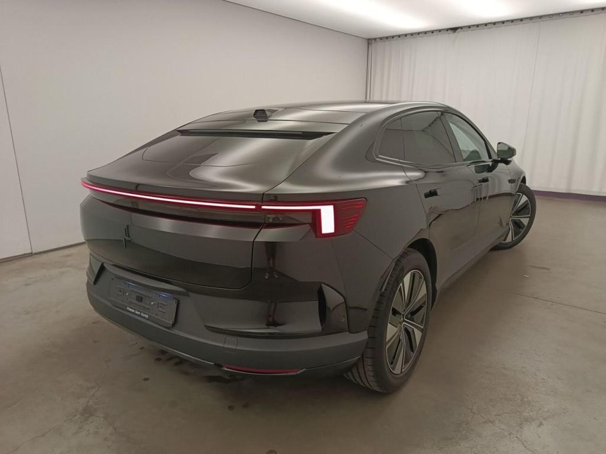 Polestar 4 Prime (2026) - Photo 2
