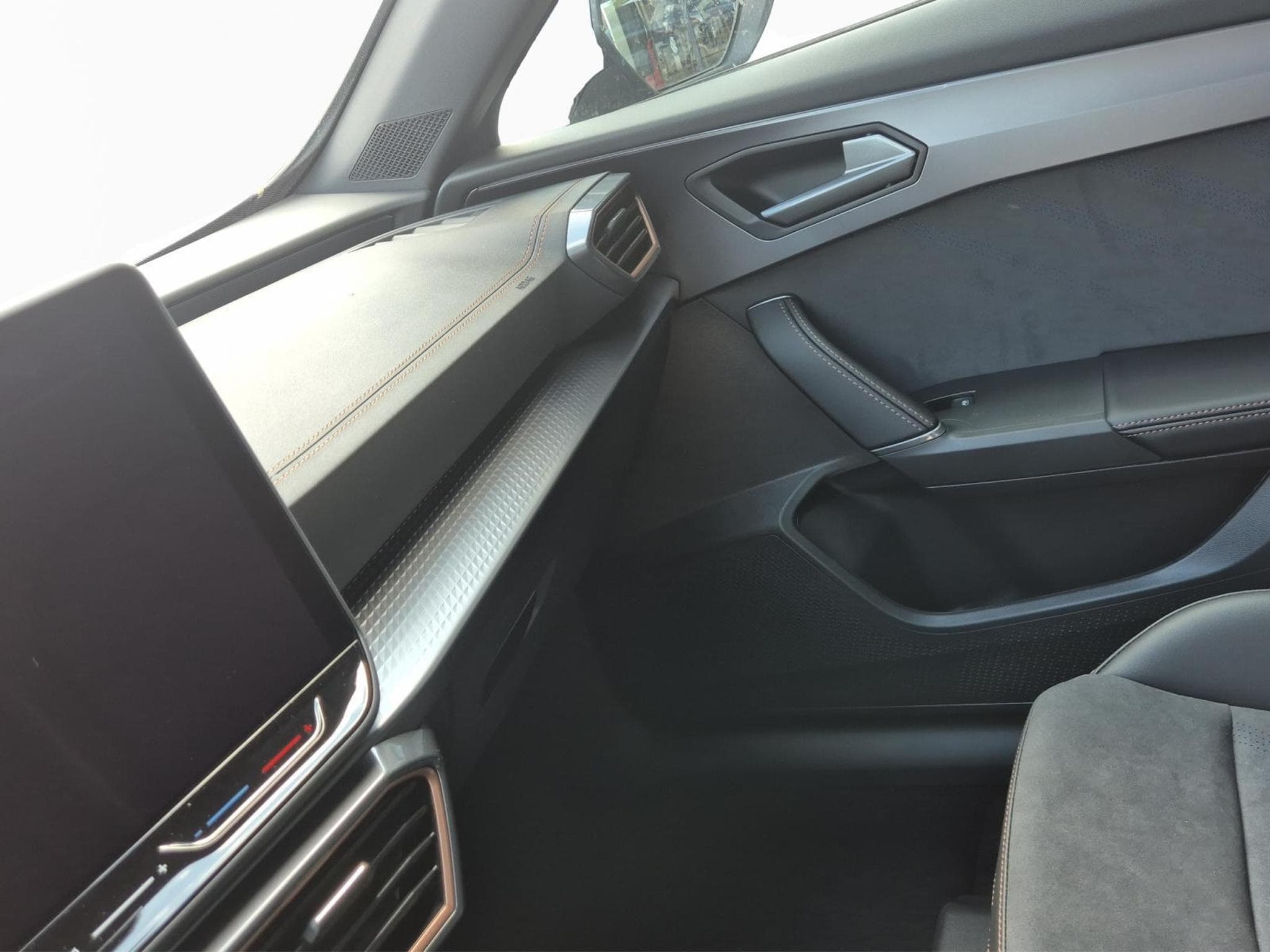 Cupra Formentor 1.5 eTSI (2026) - Photo 15