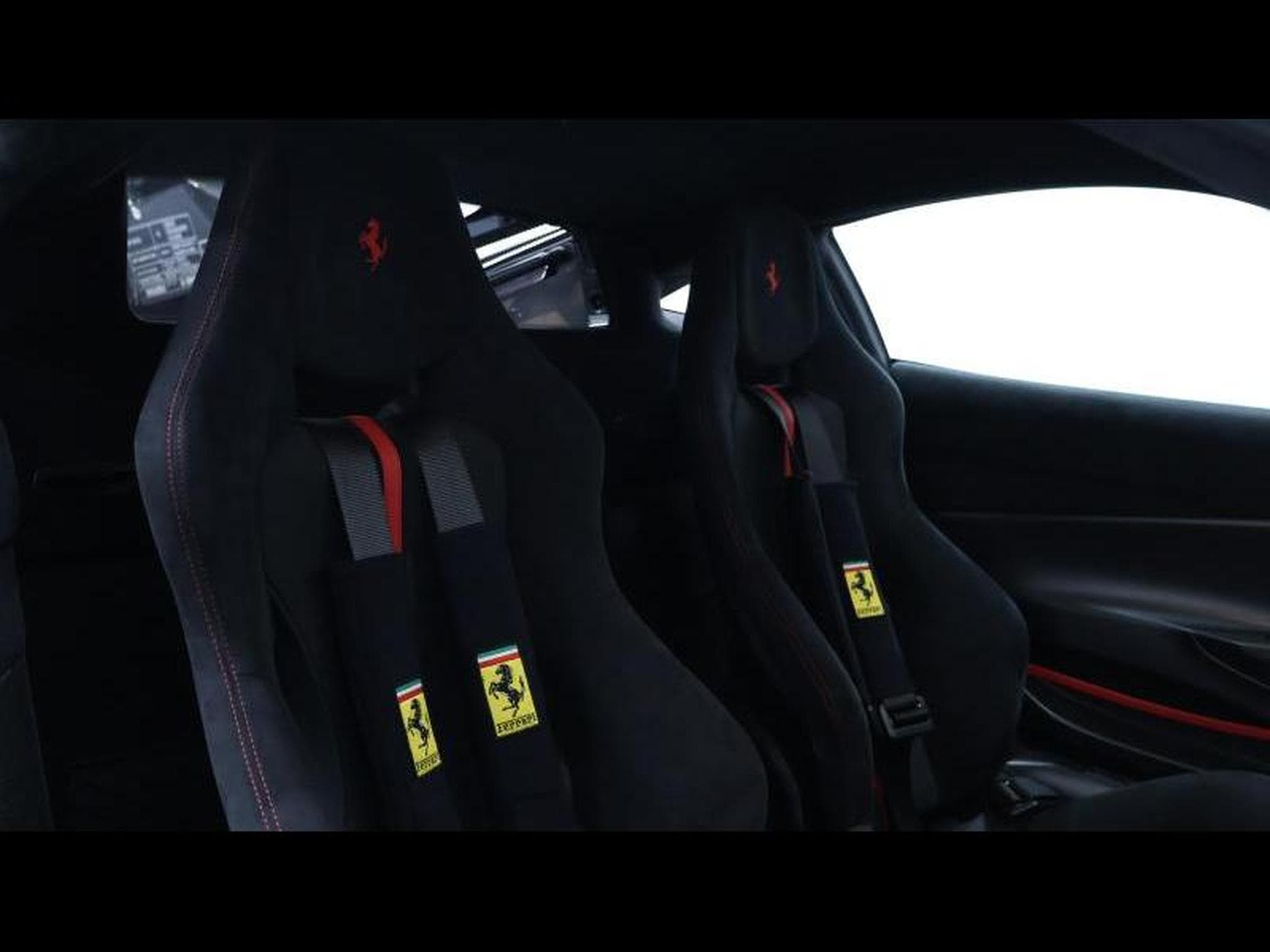 Ferrari 488 Pista Coupé *Tailor Made (2019) - Photo 17
