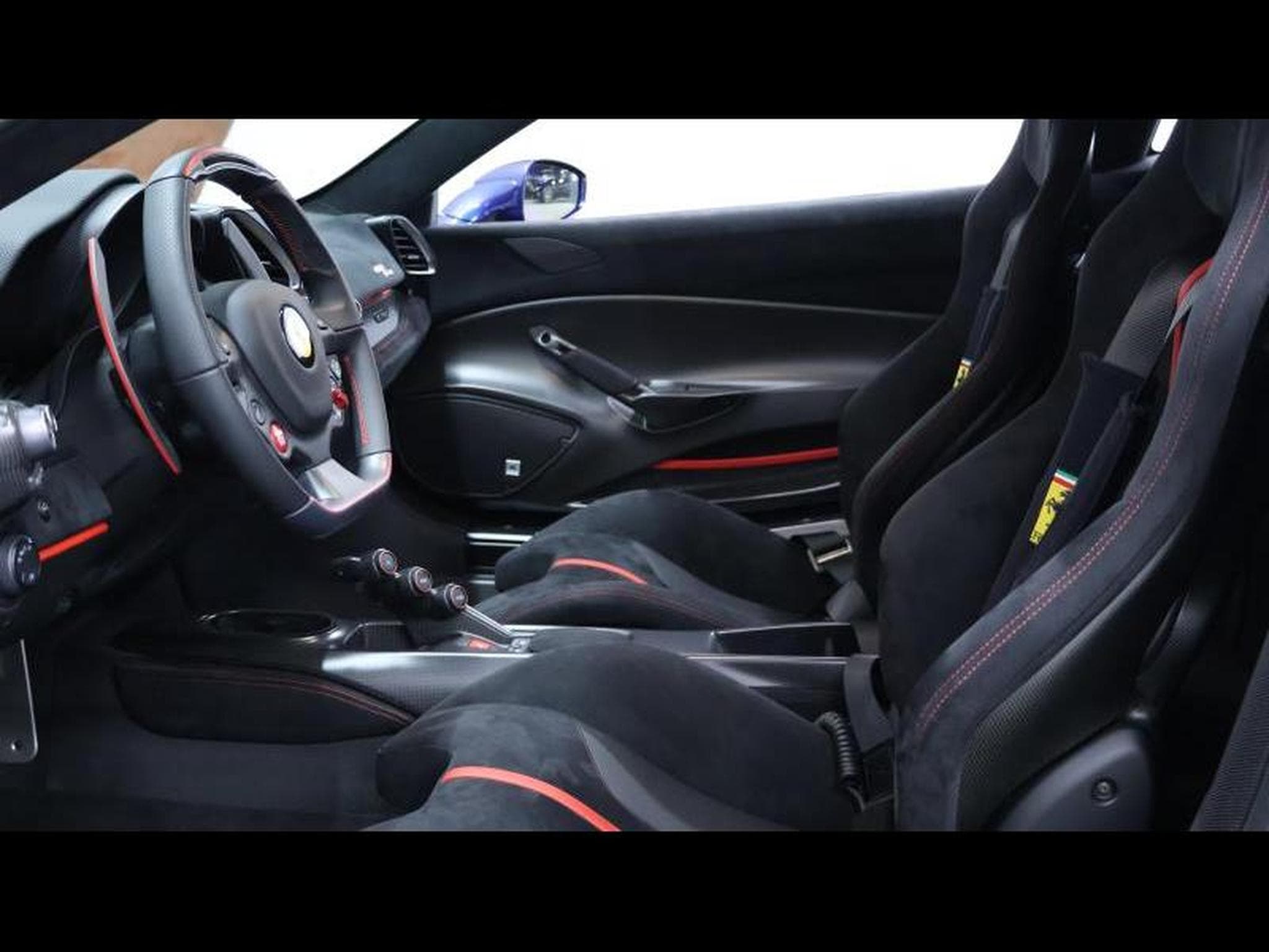 Ferrari 488 Pista Coupé *Tailor Made (2019) - Photo 18