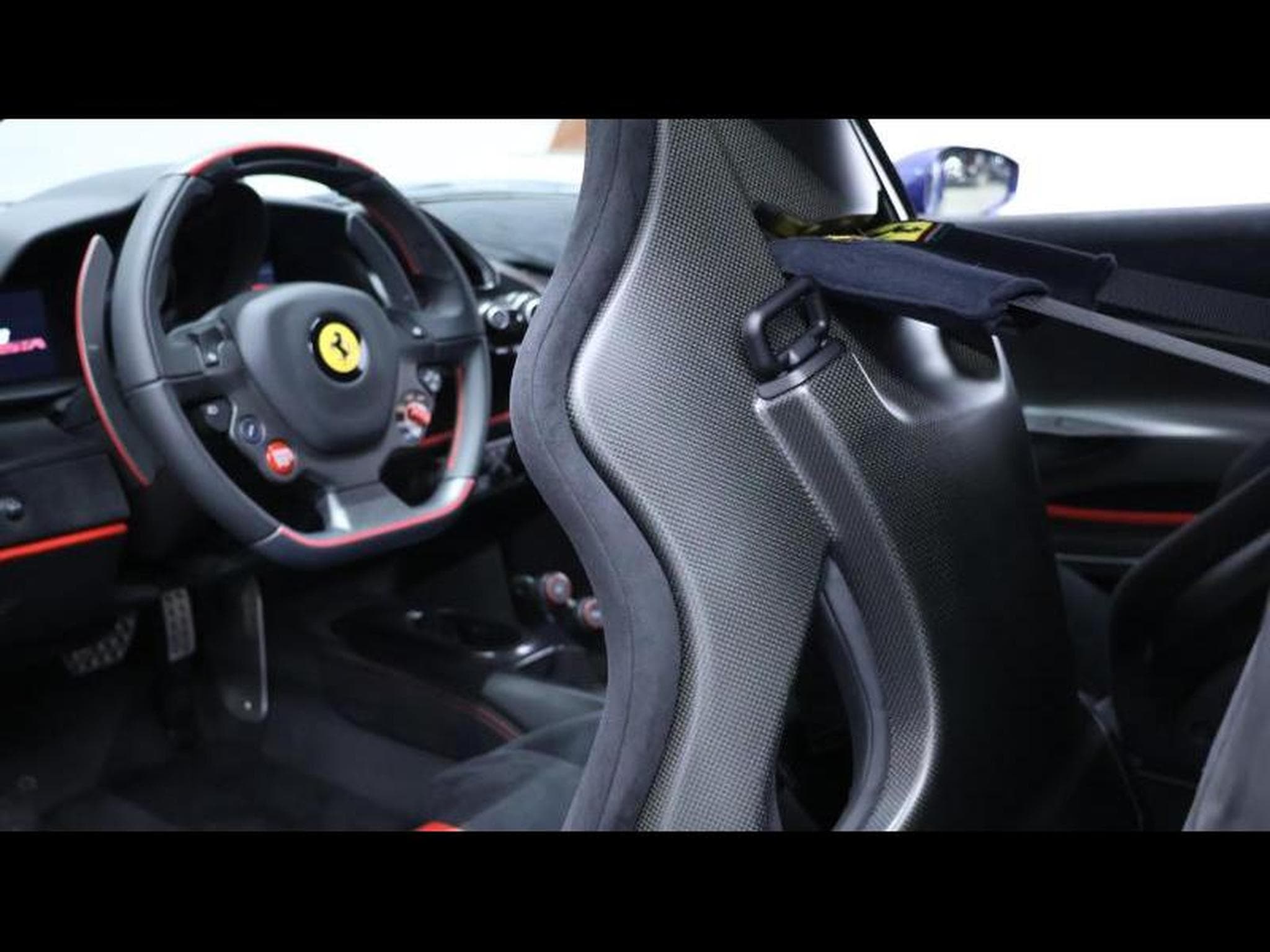 Ferrari 488 Pista Coupé *Tailor Made (2019) - Photo 20