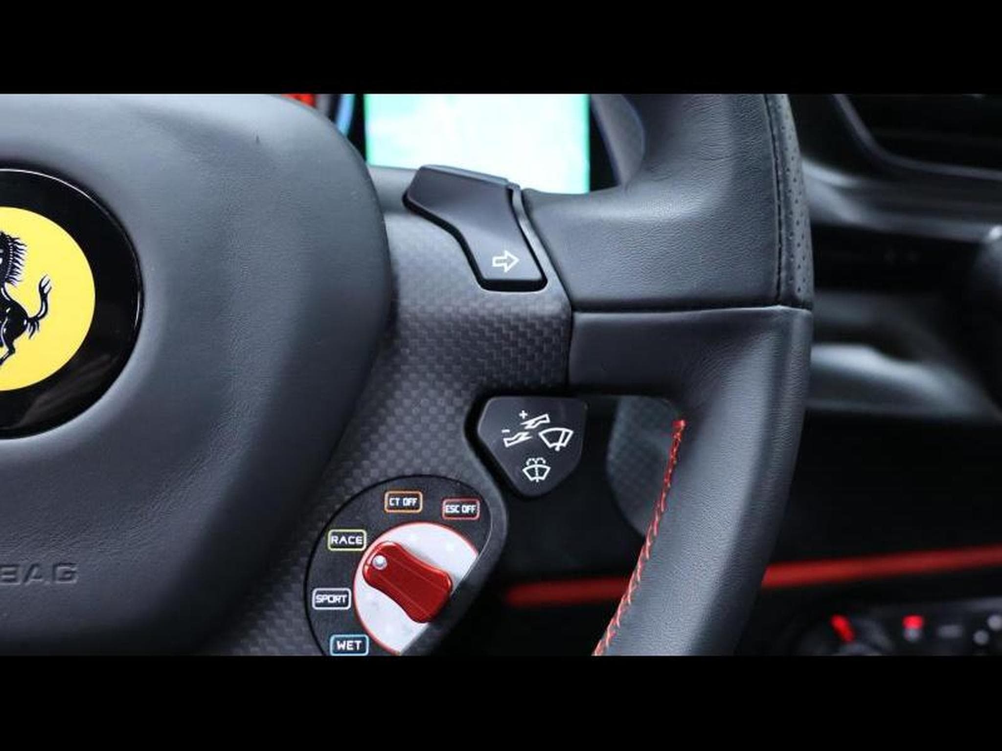 Ferrari 488 Pista Coupé *Tailor Made (2019) - Photo 24