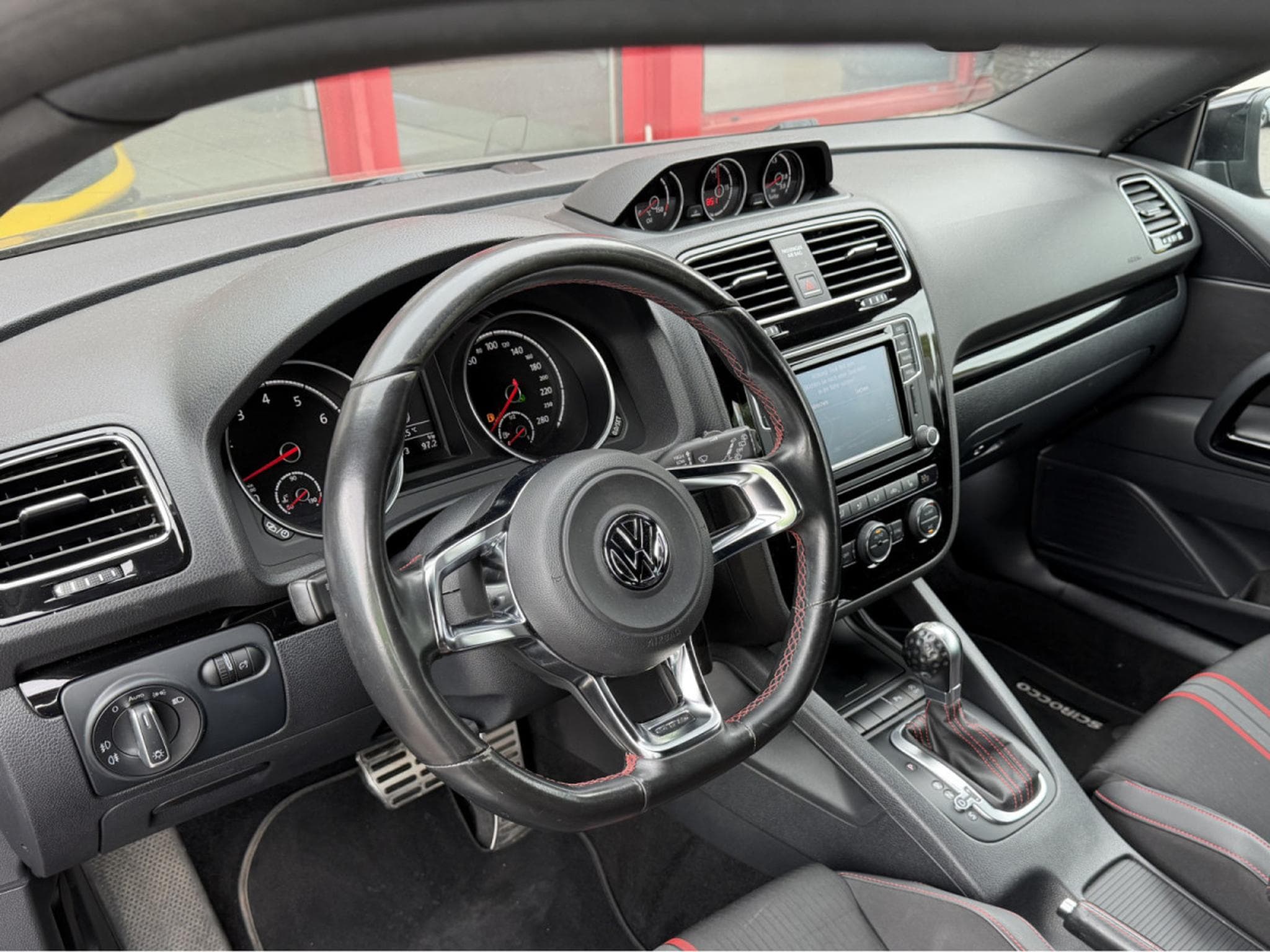 VW Scirocco GTS 220CV DSG NAVI (2015) - Foto 6