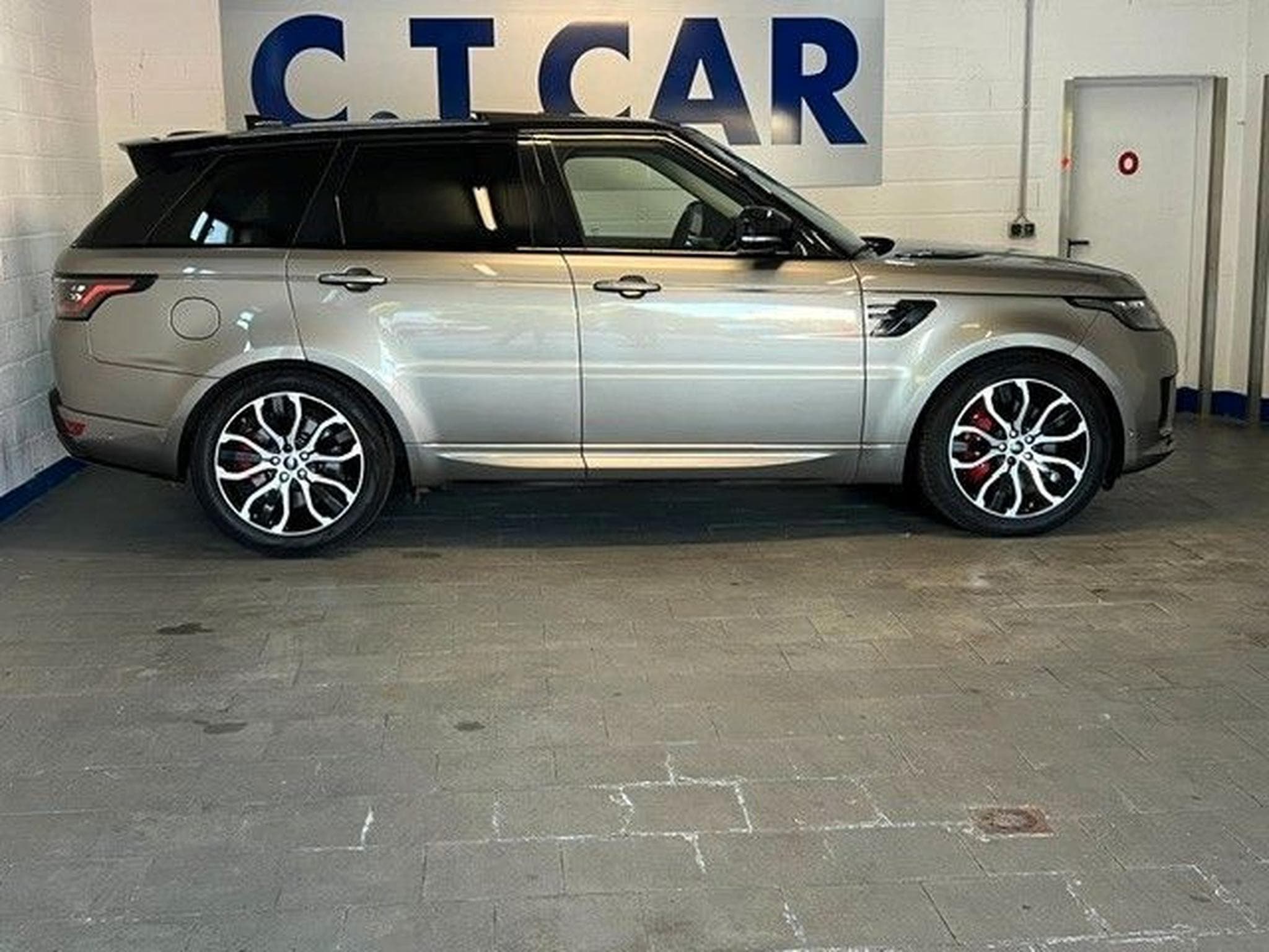 Land-Rover Range Rover 5.0 V8 SC Autobiography (2018) - Photo 2