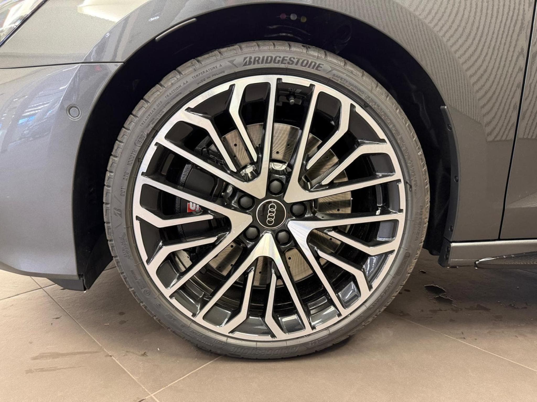 Audi S3 Sportback TFSI 333 CH / 245 kW S tronic quattro (2026) - Foto 10