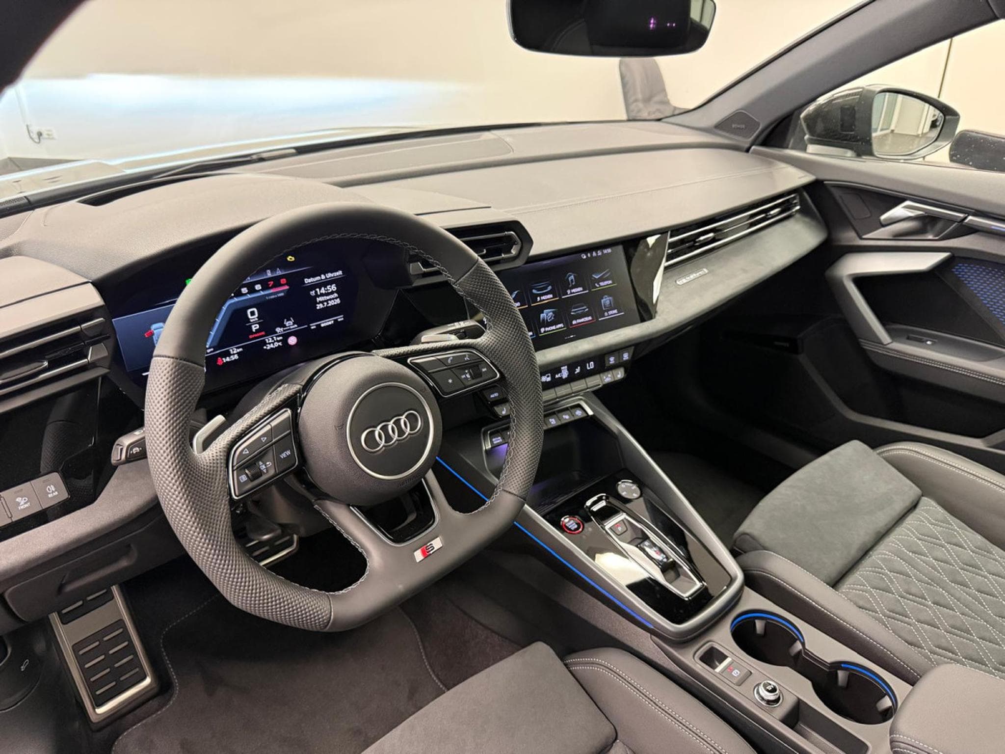 Audi S3 Sportback TFSI 333 CH / 245 kW S tronic quattro (2026) - Foto 4