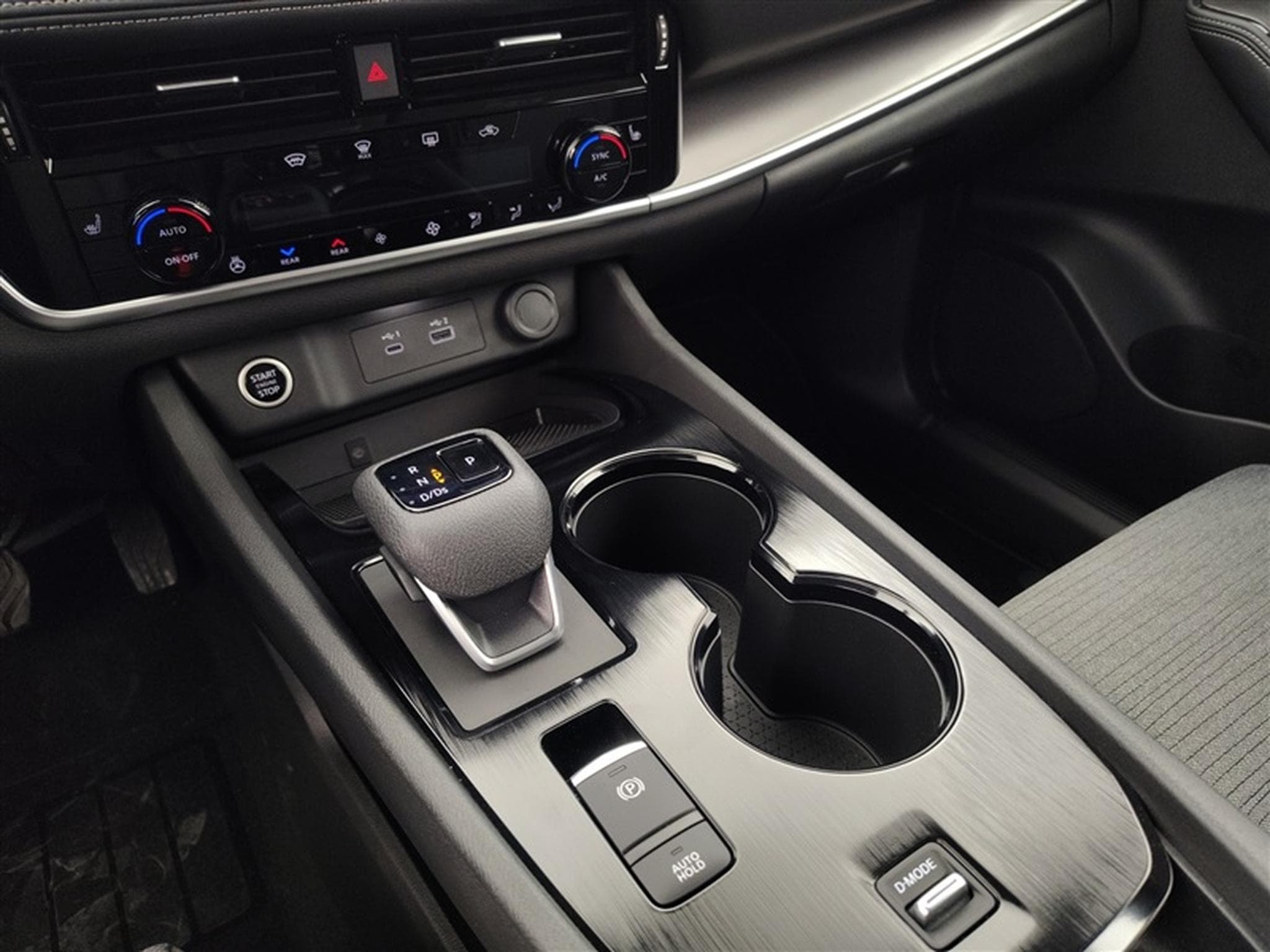 Nissan X-Trail 1.5 DIG-T 2WD X-Tronic Acenta 7pl. CARPLAY / FULL LED / CAM (2026) - Photo 13