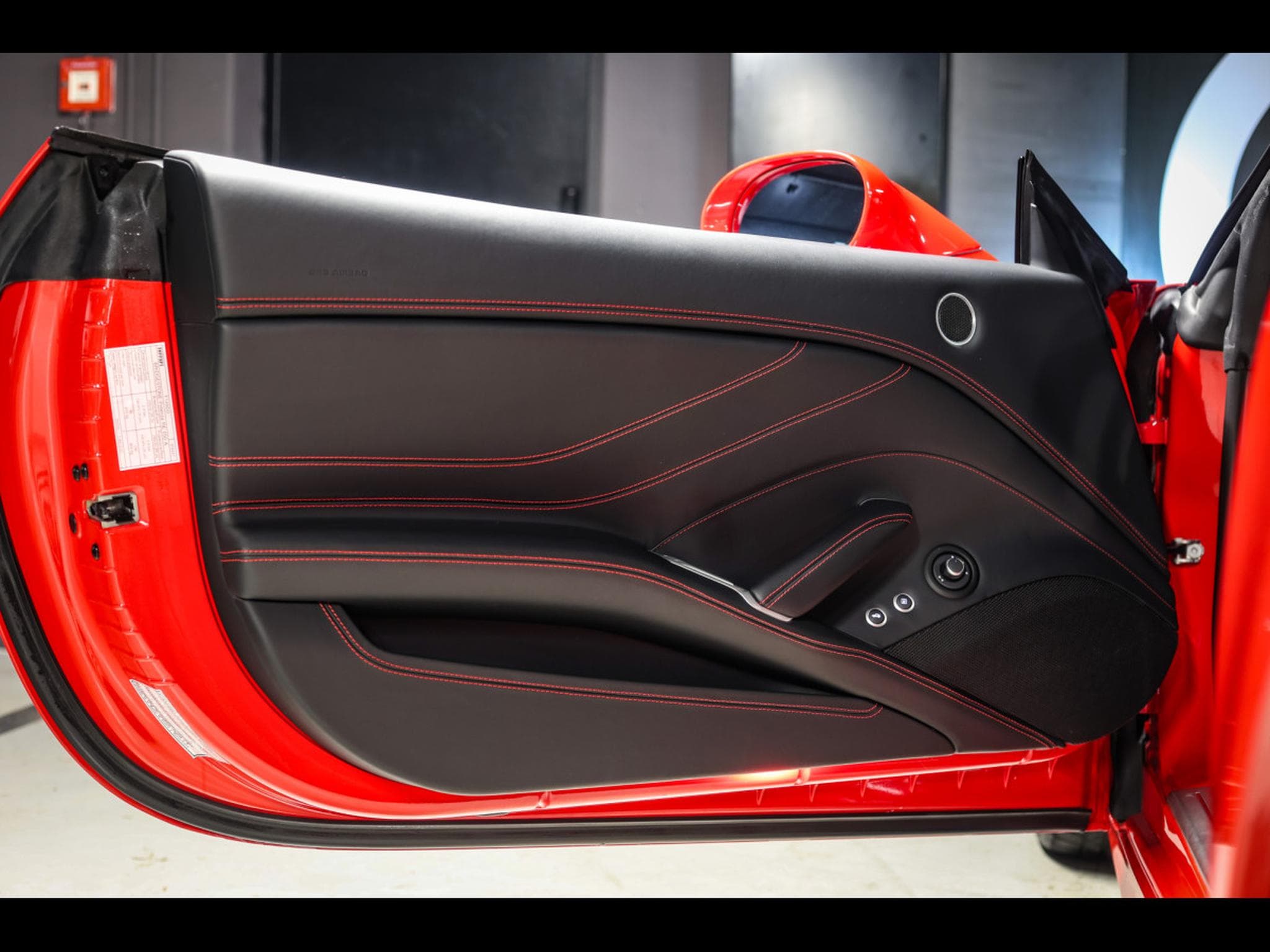Ferrari California T 3.9 V8 (560 CH) – PACK HANDLING SPECIALE - POWER 12M - ROS (2016) - Photo 8