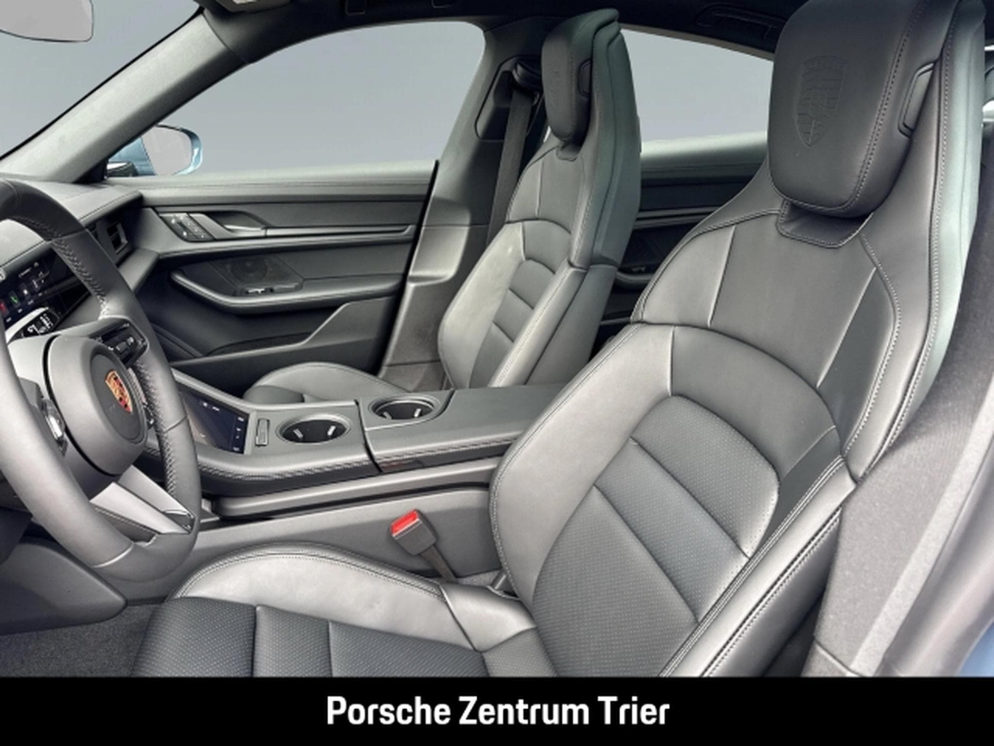 Porsche Taycan Black Edition HA-Lenkung InnoDrive (2026) - Photo 5