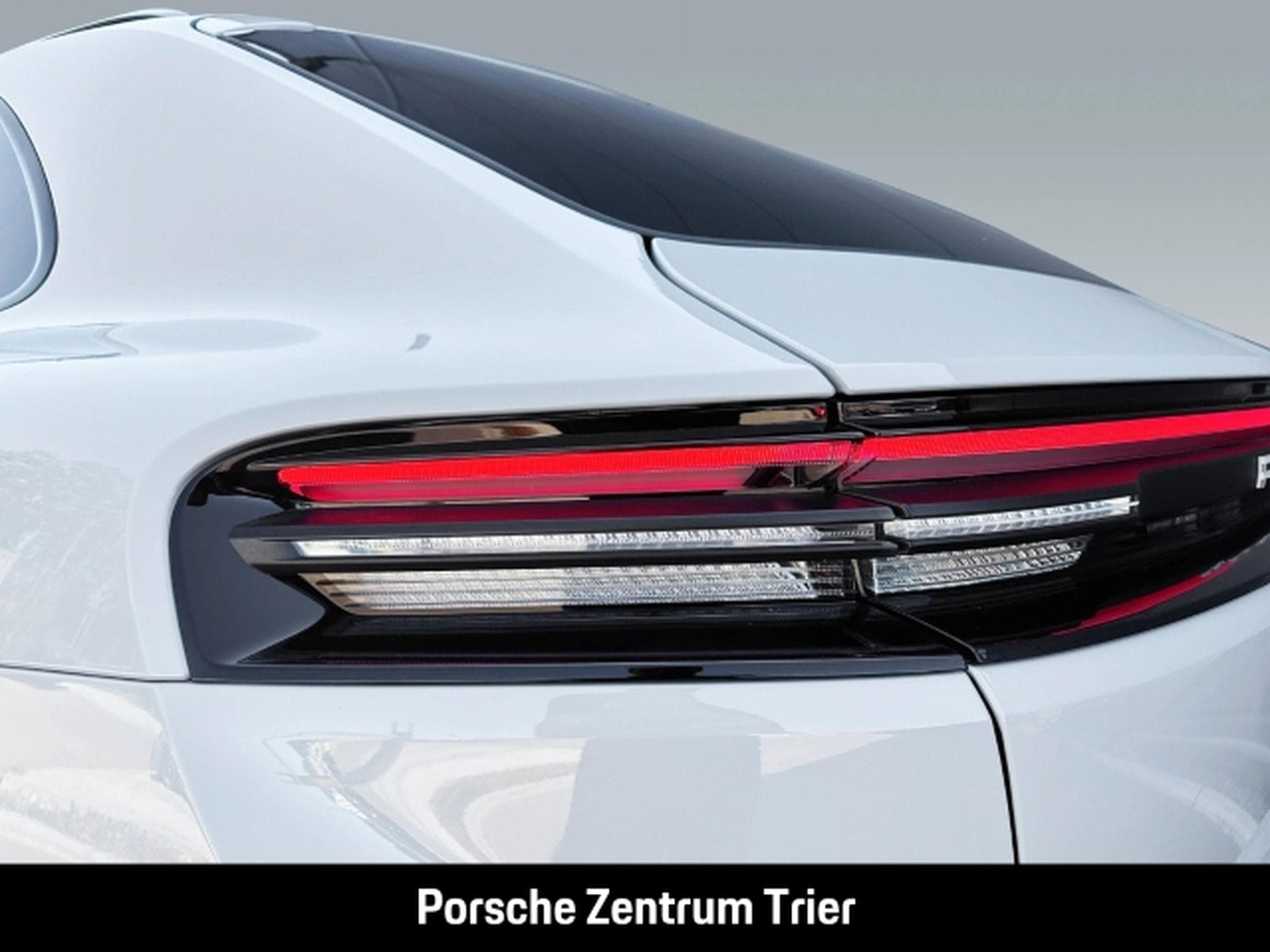 Porsche Macan 4 (2026) - Photo 12
