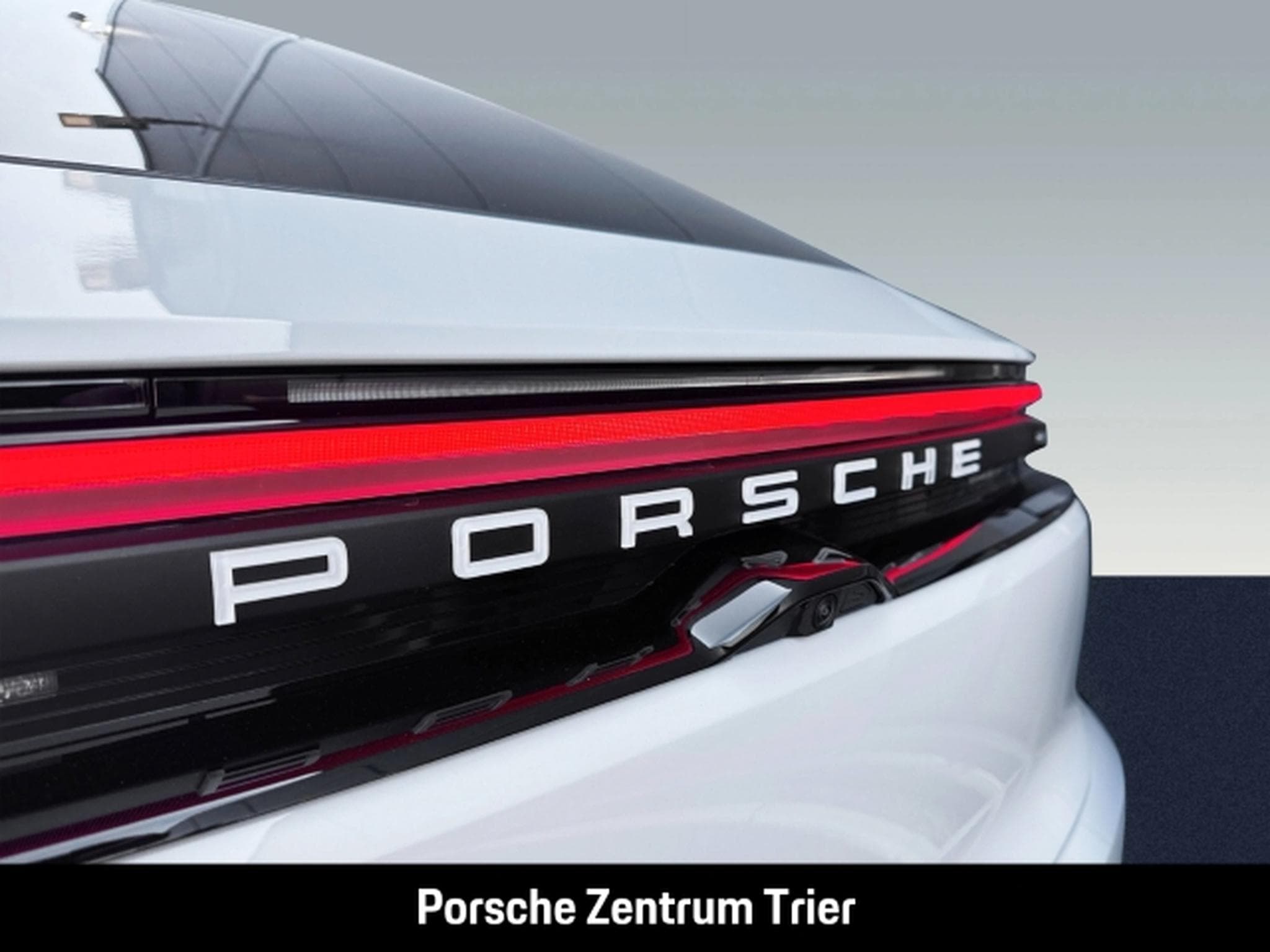 Porsche Macan 4 (2026) - Photo 13